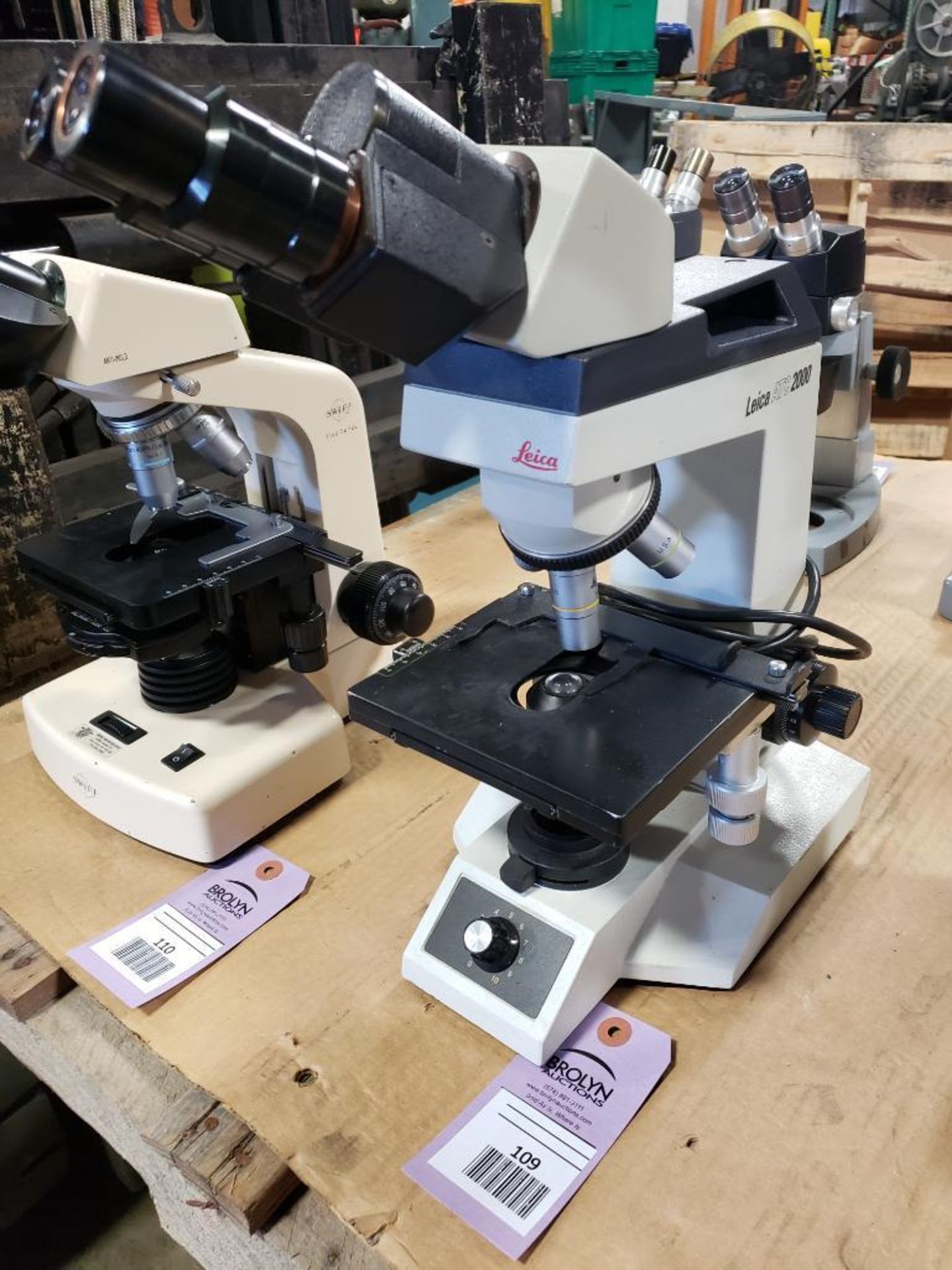 Leica stereo microscope. Model ATC2000.