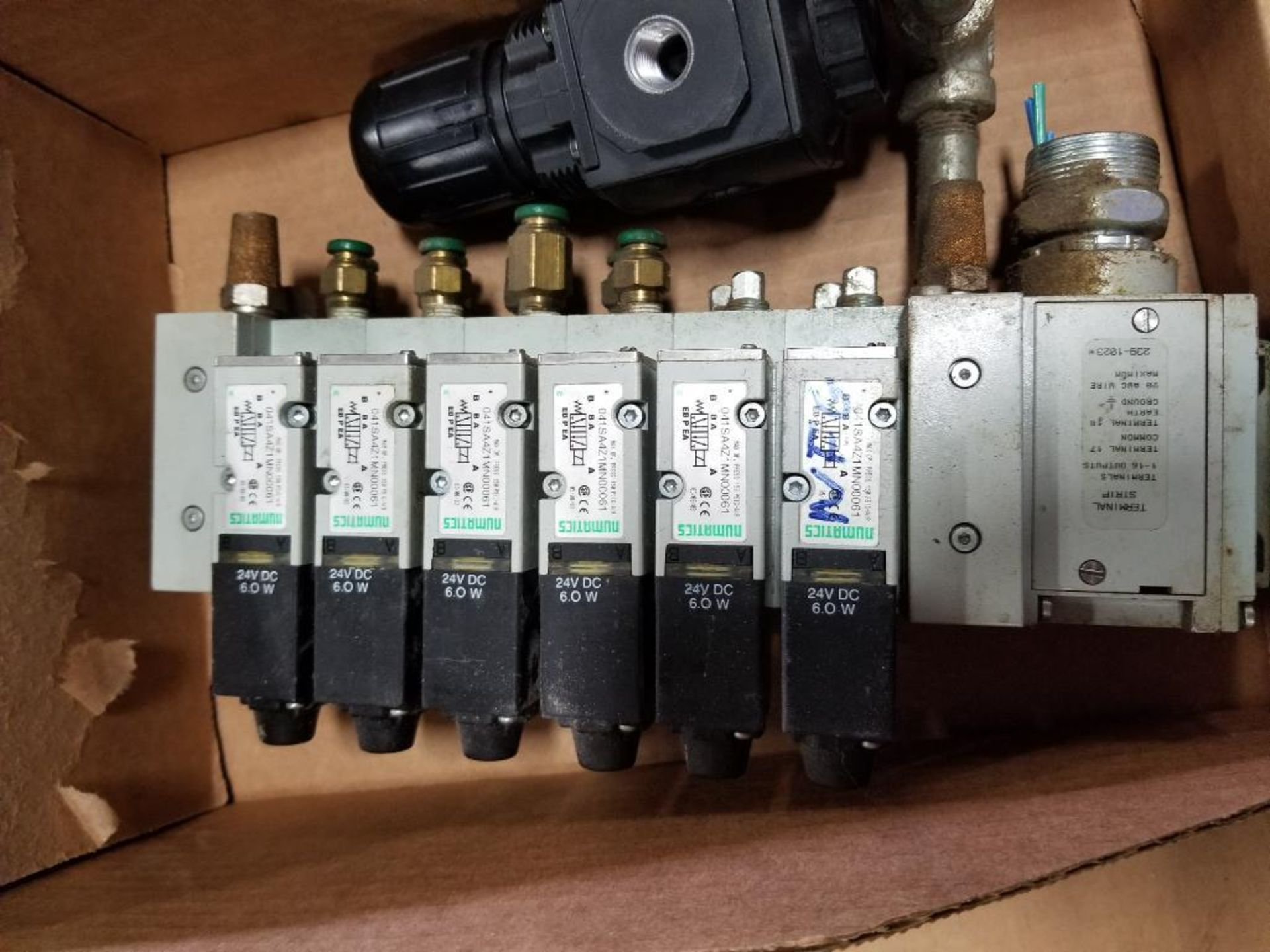 Assorted pneumatic valves. - Image 3 of 4