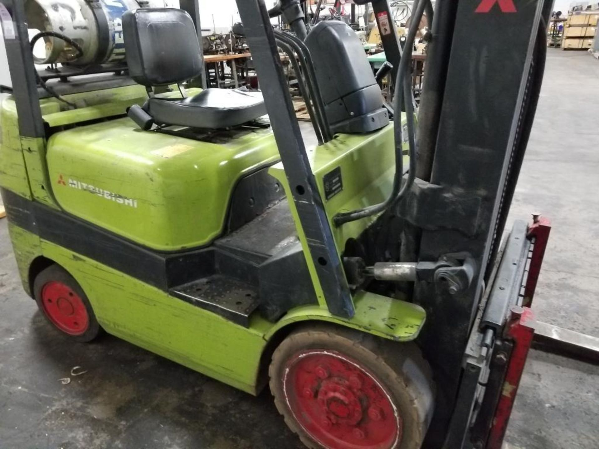 5000lb Mitsubishi propane forklift. Model FGC25K. 188in 3 stage lift w/ sideshift. - Image 13 of 27