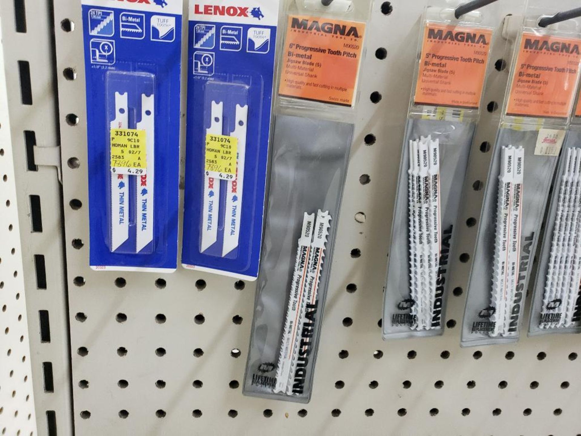 Assorted jigsaw blades. New in package. - Image 2 of 5