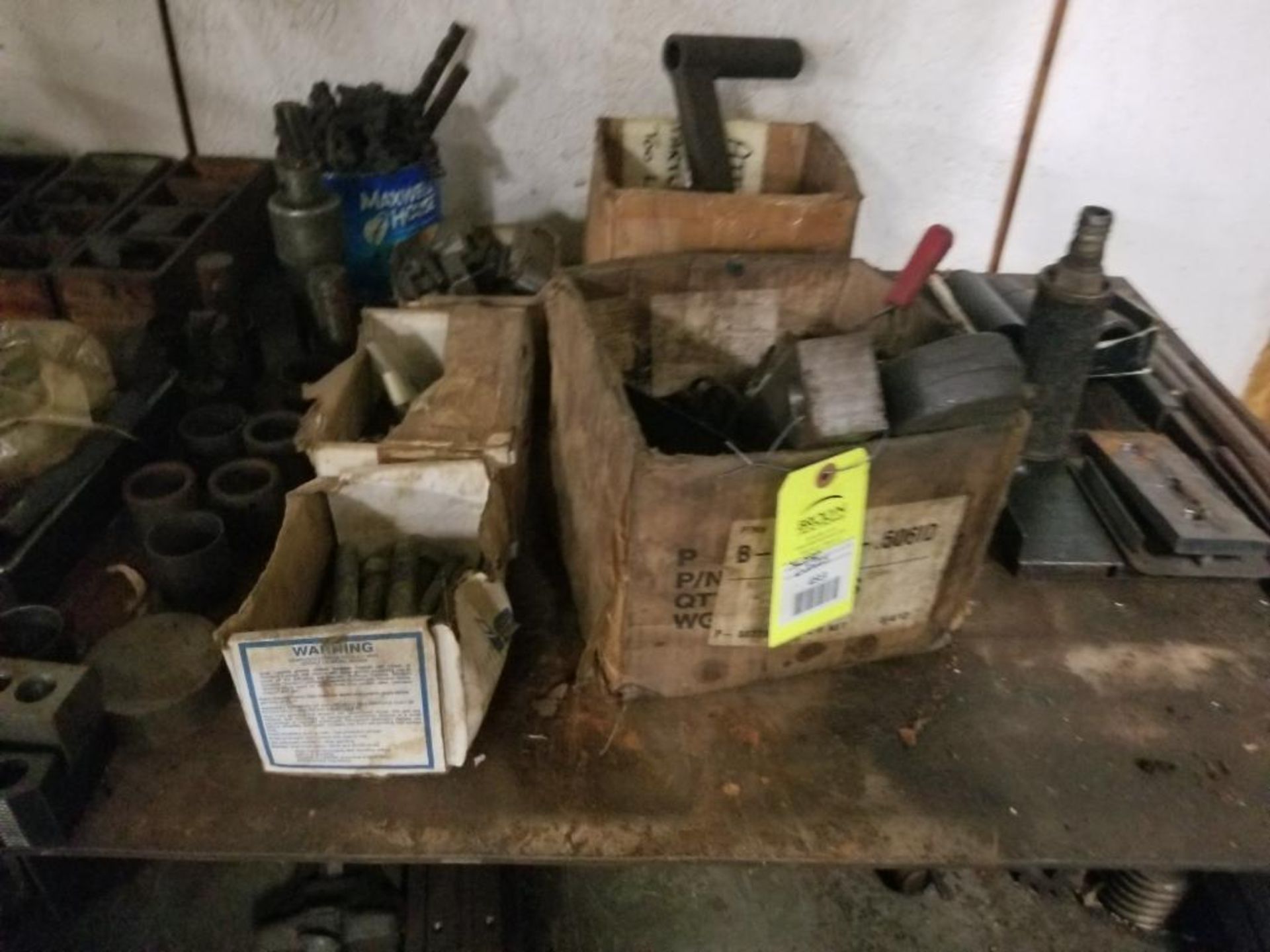 Steel shelf with contents of tooling etc. - Image 6 of 13