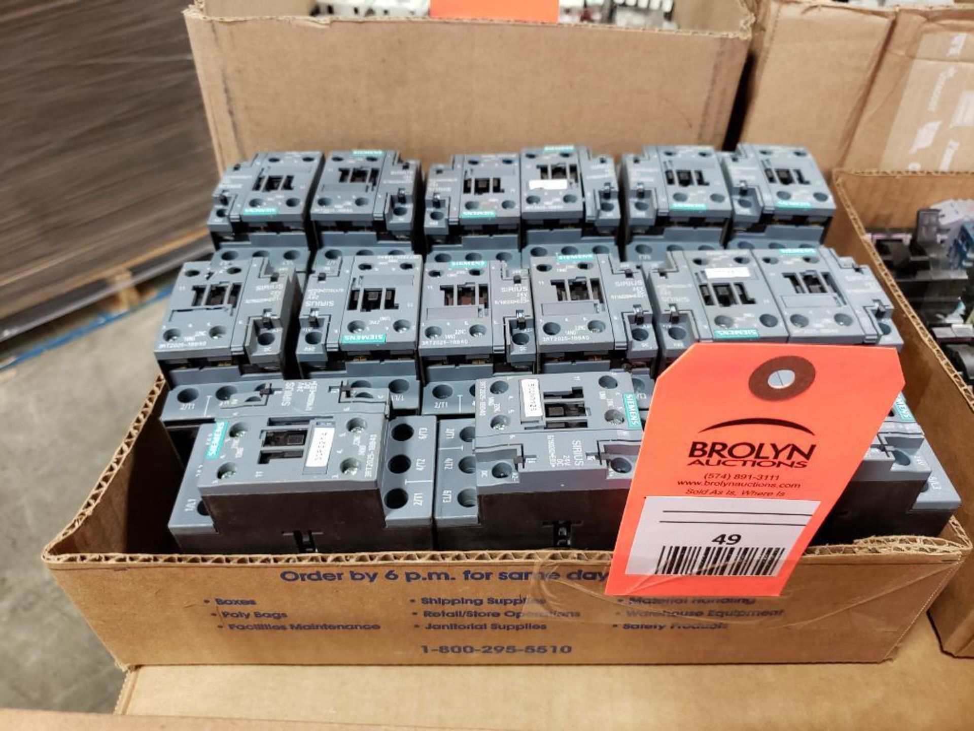 Assorted electrical contactor starters. Siemens.