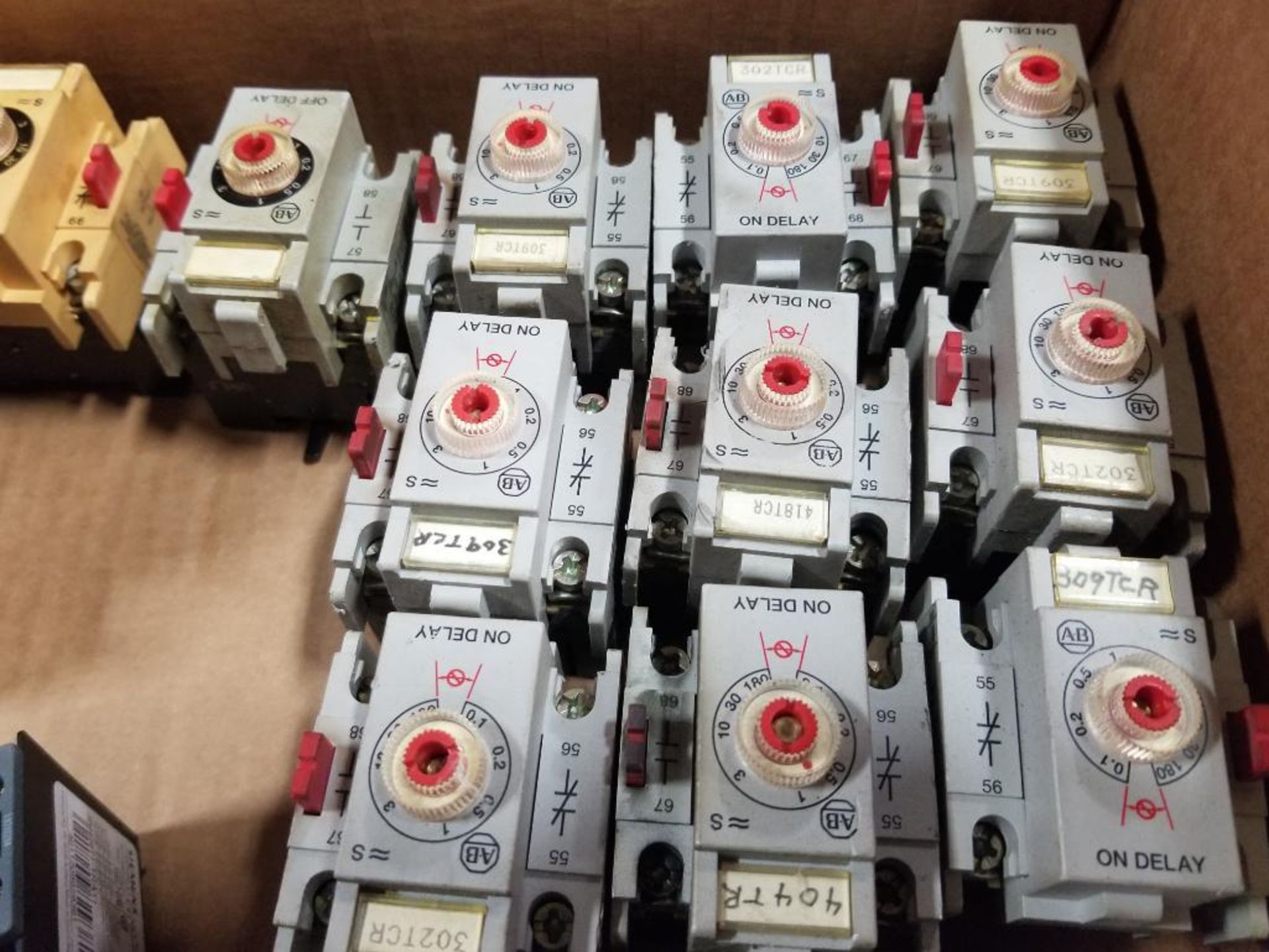 Assorted electrical contactors, relay, modules. Allen Bradley, Siemens, Halstrup Welcher. - Image 8 of 10