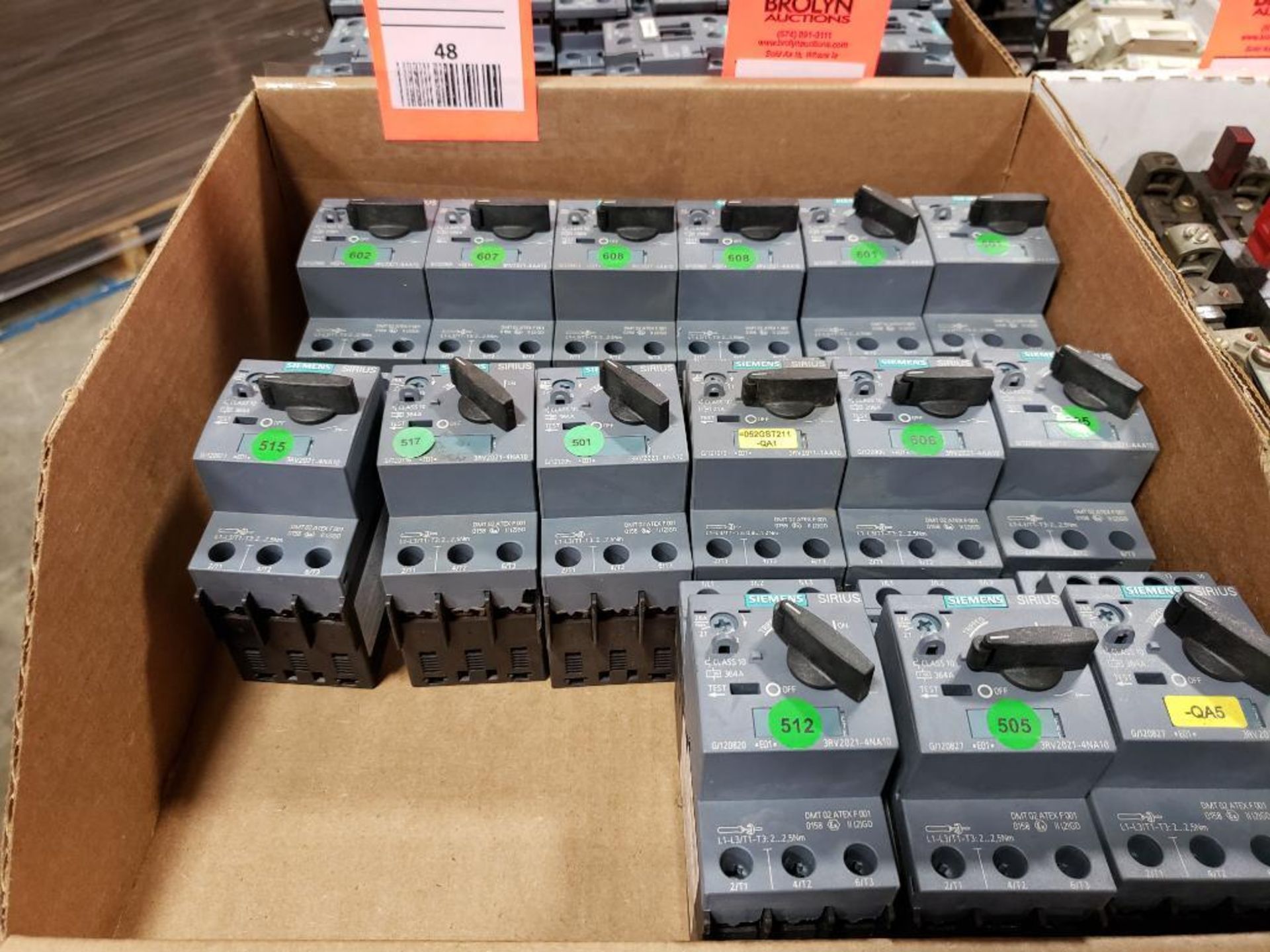 Assorted electrical contactor starters. Siemens.
