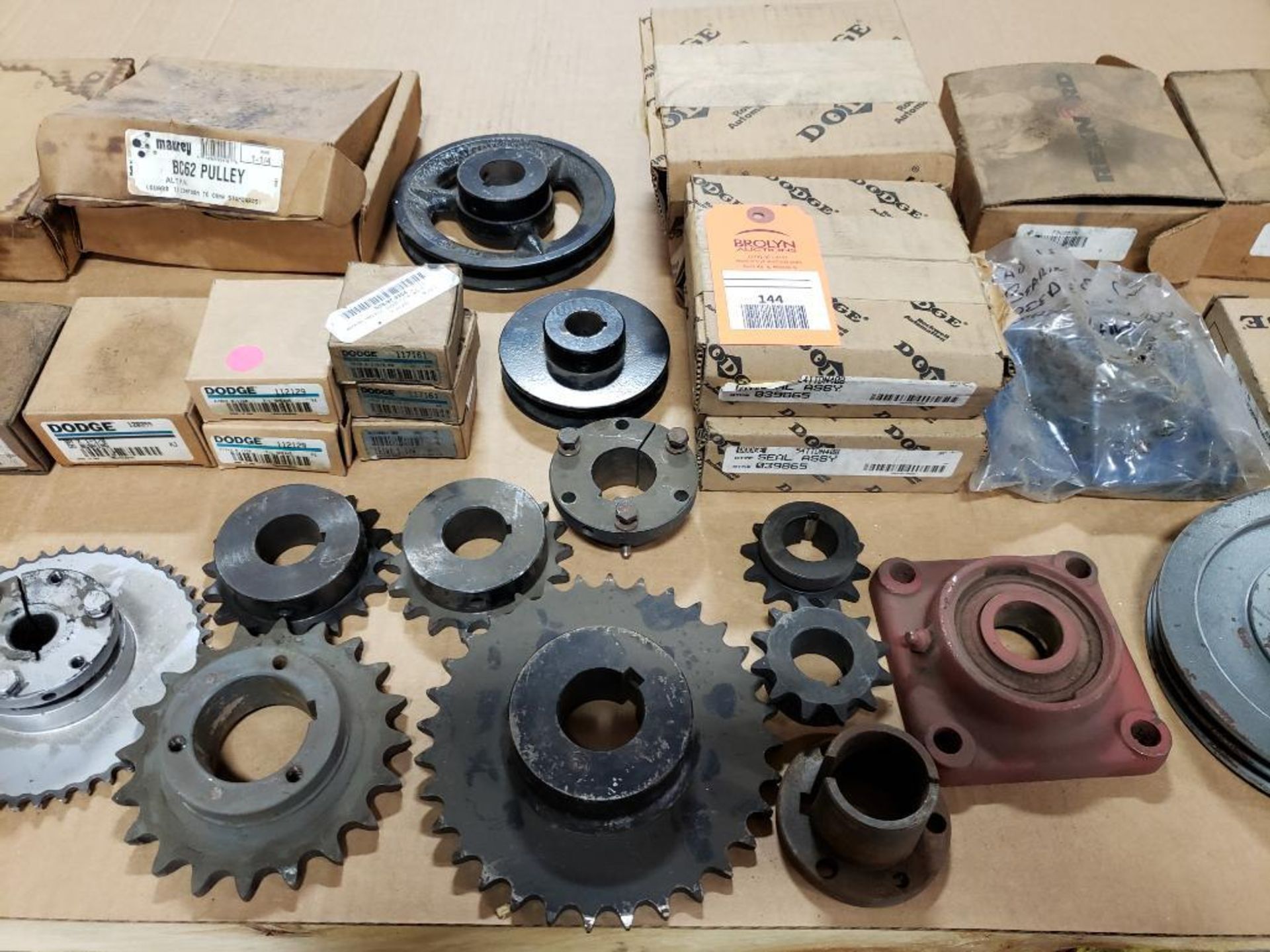 Assorted gears, pullys, and bushings. TB Woods, Dodge, Martin. - Image 3 of 13