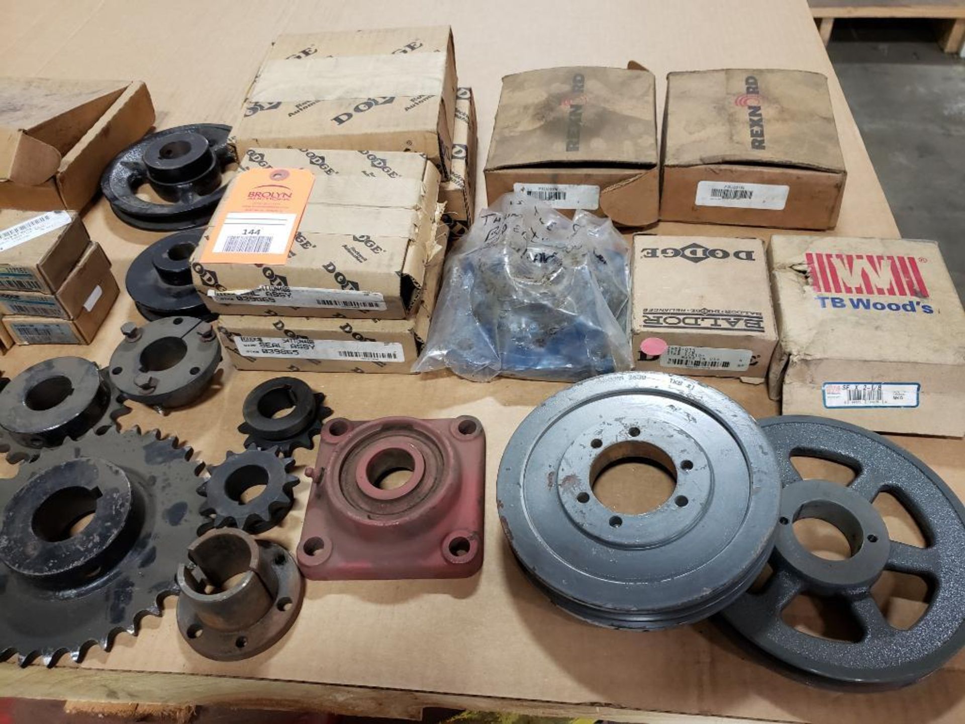 Assorted gears, pullys, and bushings. TB Woods, Dodge, Martin. - Image 4 of 13