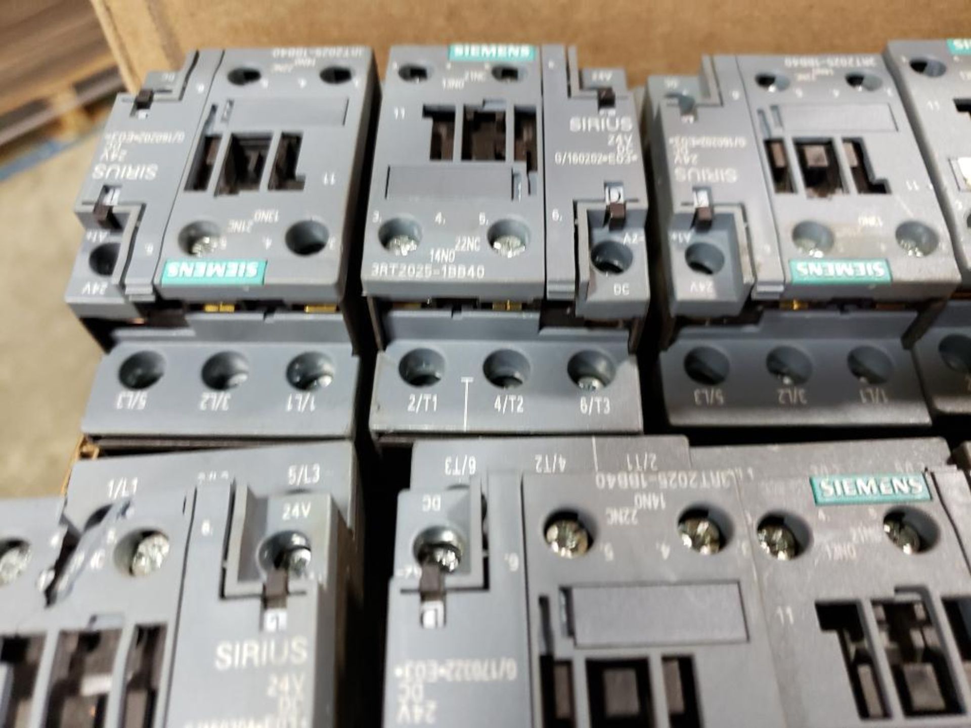 Assorted electrical contactor starters. Siemens. - Image 2 of 8