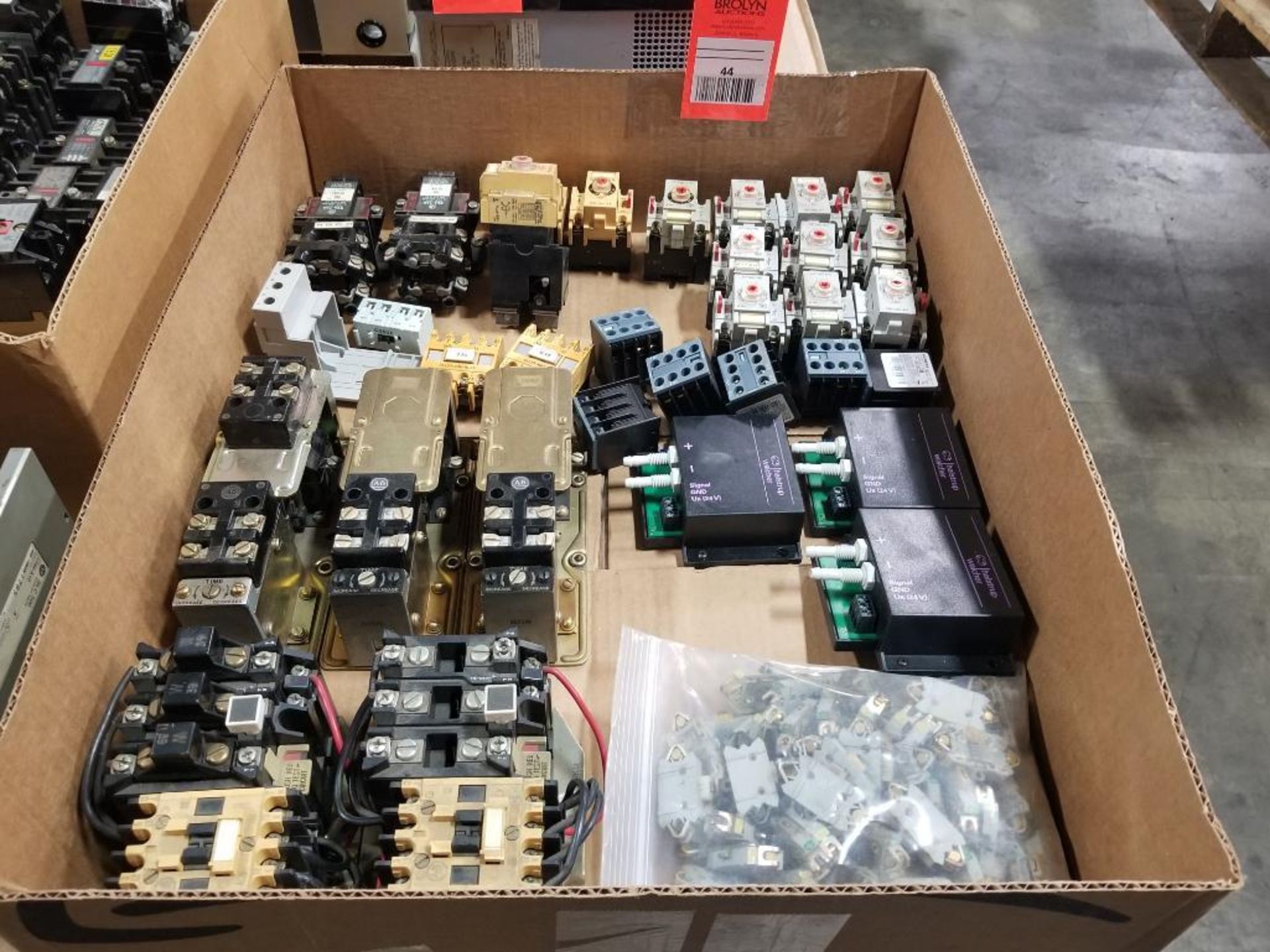Assorted electrical contactors, relay, modules. Allen Bradley, Siemens, Halstrup Welcher.