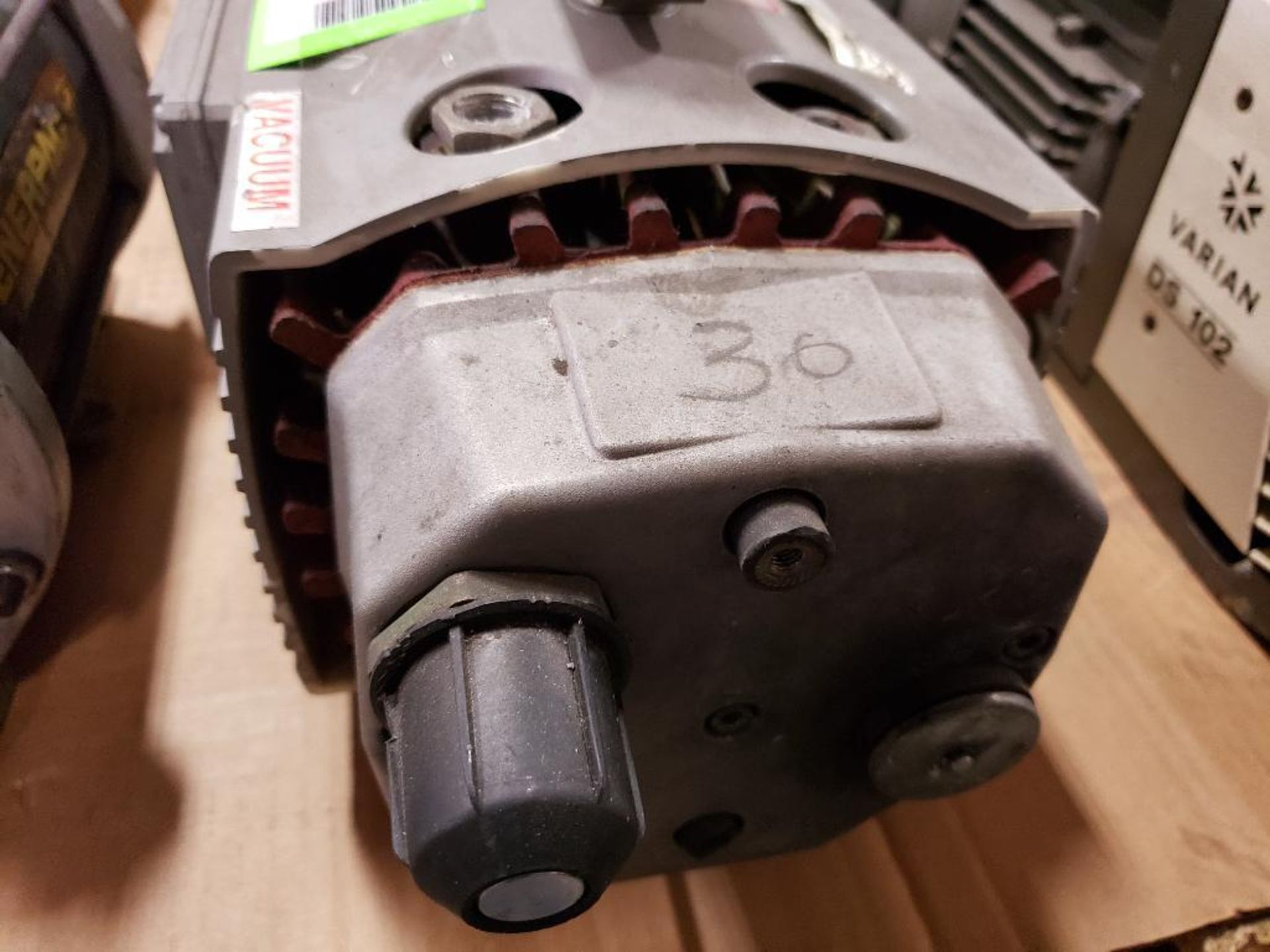 Becker 4142440427409 vacuum pump. 1PH motor. - Image 2 of 5