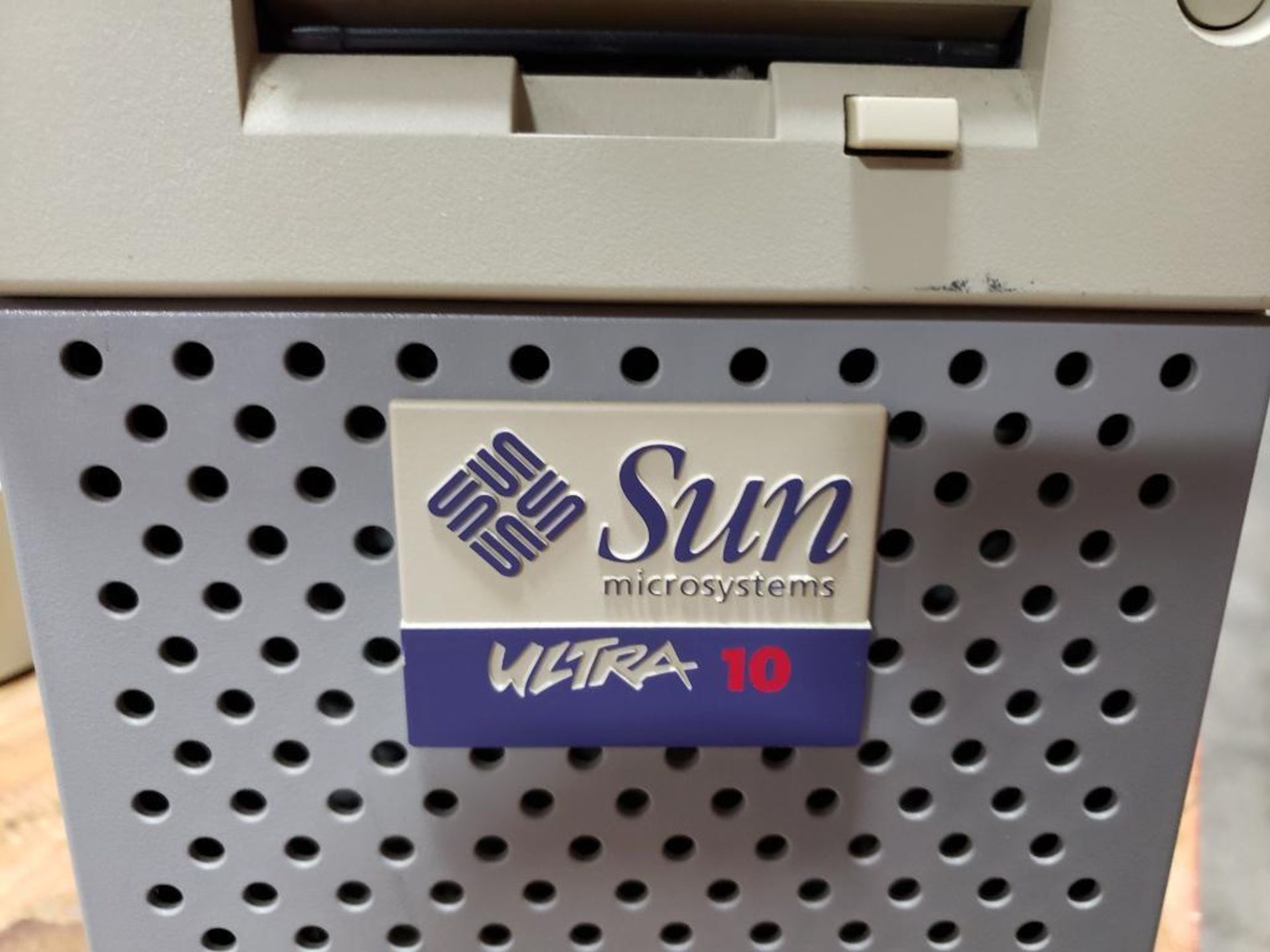 Sun Microsystems Ultra 10 PC. - Image 3 of 7