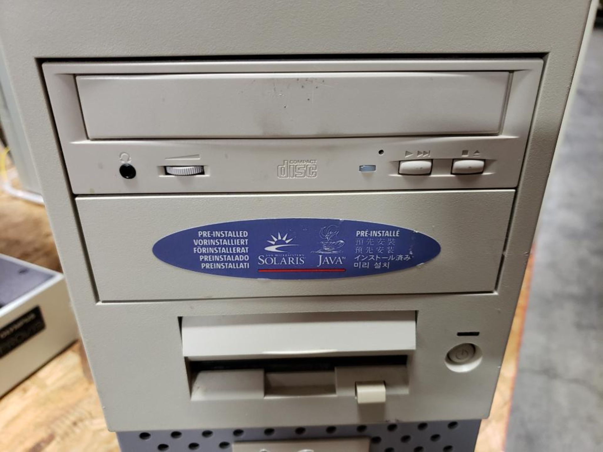 Sun Microsystems Ultra 10 PC. - Image 2 of 7