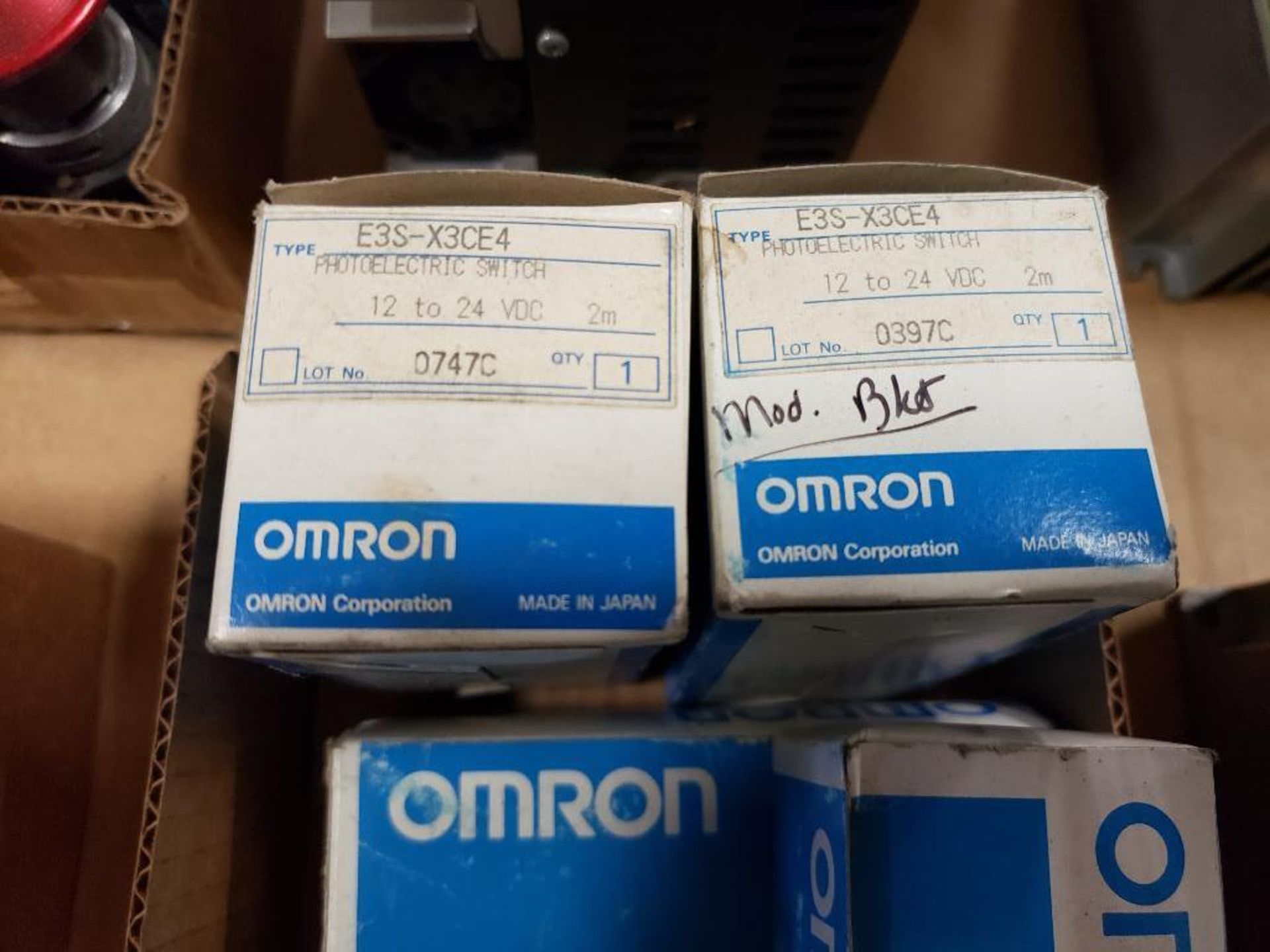 Qty 6 - Omron E3S-X3CE4 photoelectric switch. New in box. - Image 2 of 3