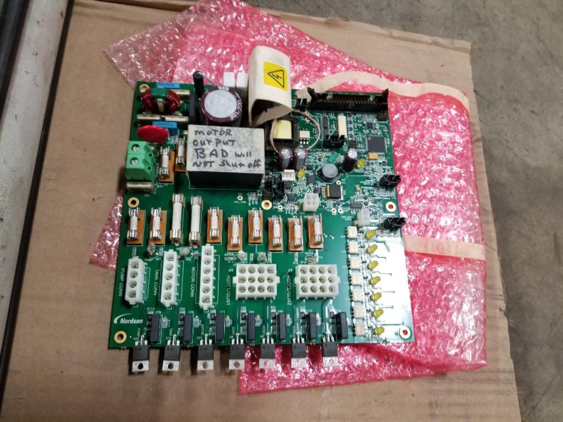 Pallet of assorted PARTS REPAIRABLE electronic boards, motor, cylinder. - Image 10 of 18