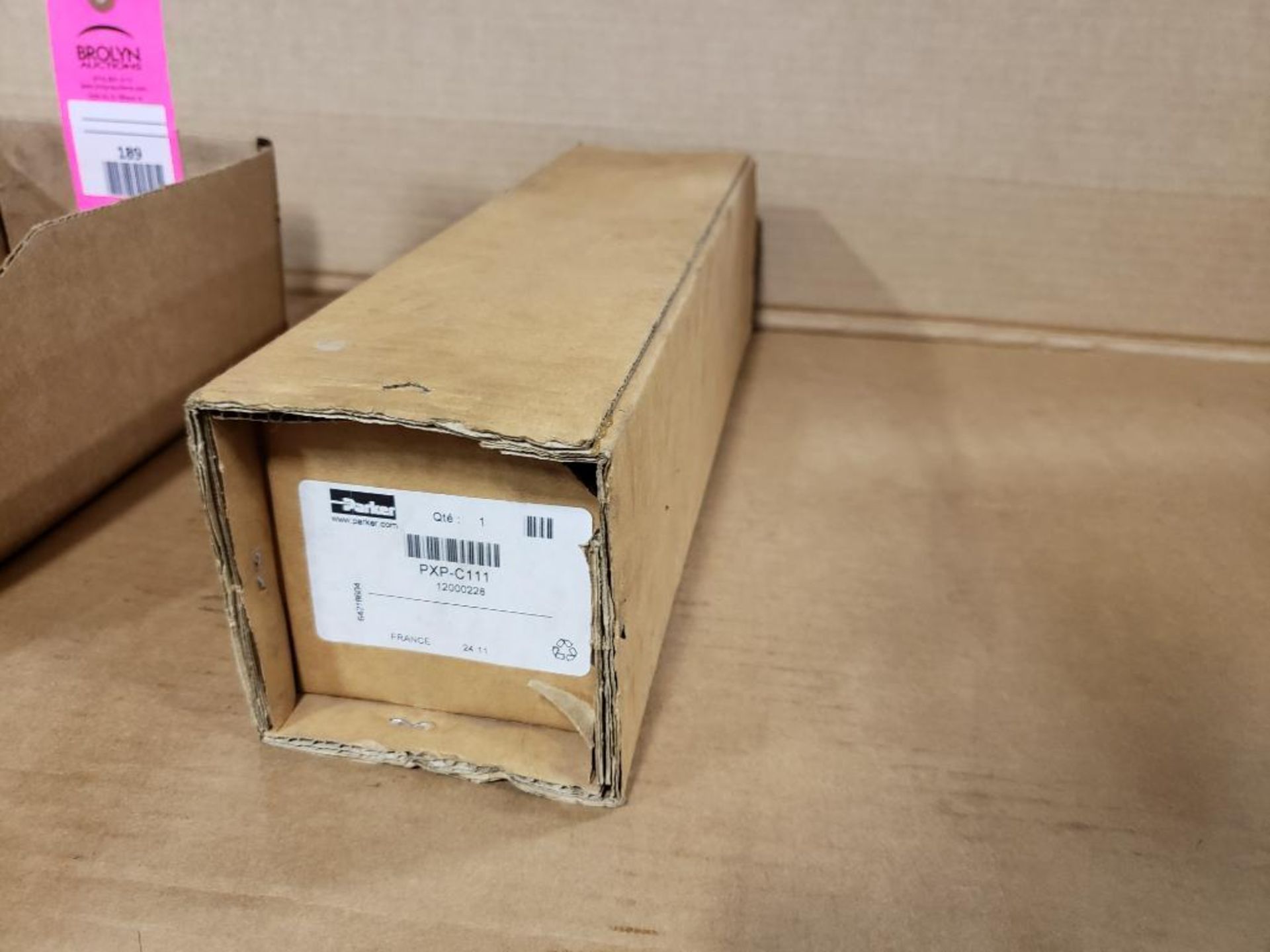 Parker PXP-C111 2-hand pneumatic valve control. New in box.