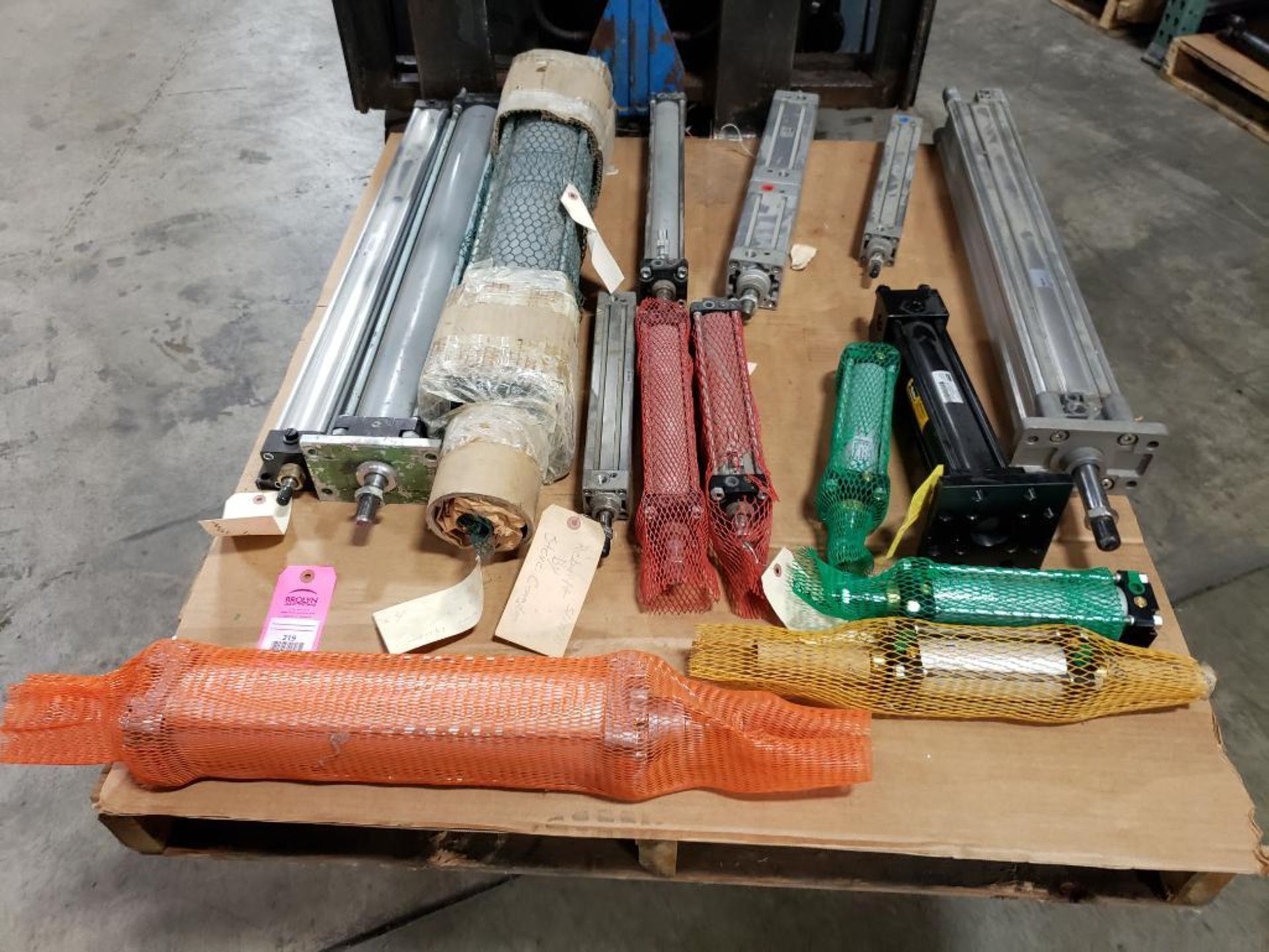 Pallet of assorted pneumatic cylinders. Pneumax, Parker, SMC. - Image 10 of 14