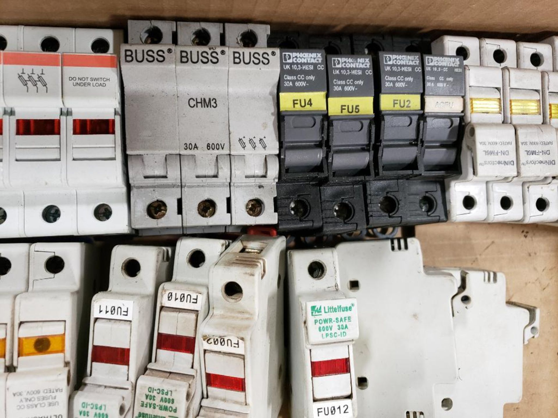 Large assortment of electrical. - Image 3 of 12