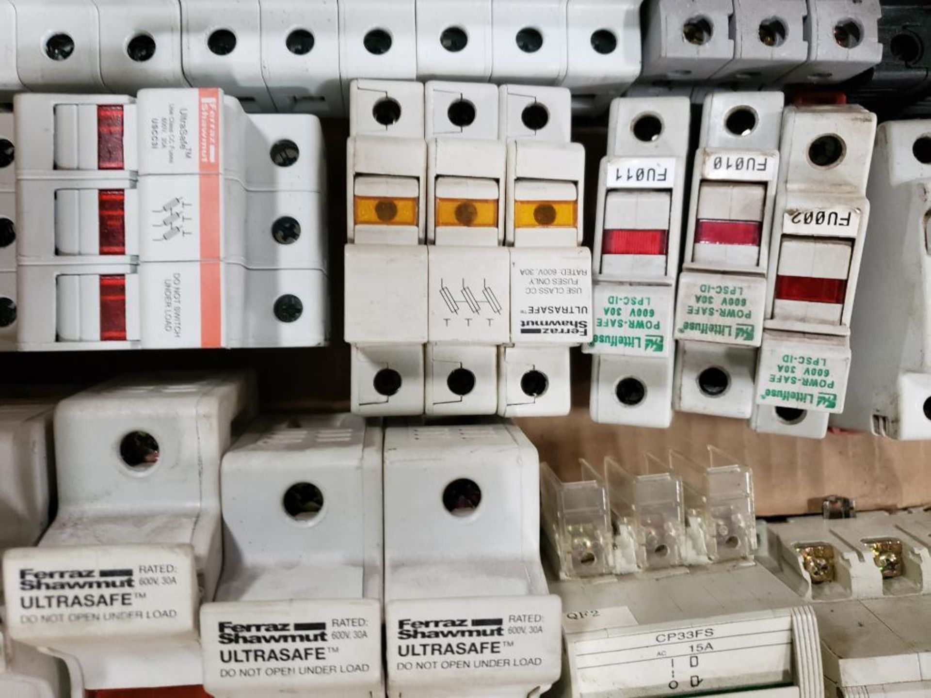 Large assortment of electrical. - Image 6 of 12