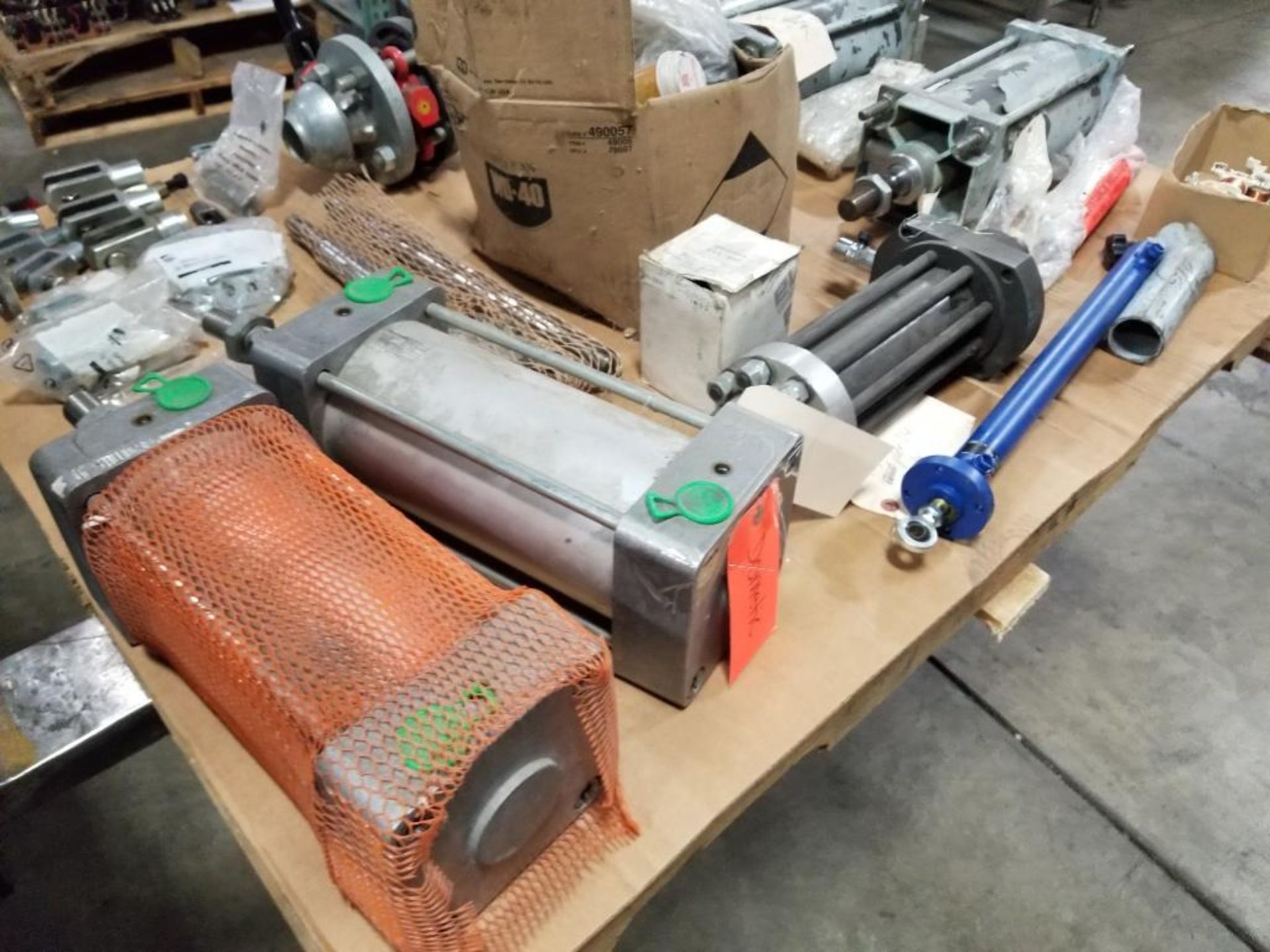 Pallet of assorted air cylinders, accessories, valves. - Image 18 of 21