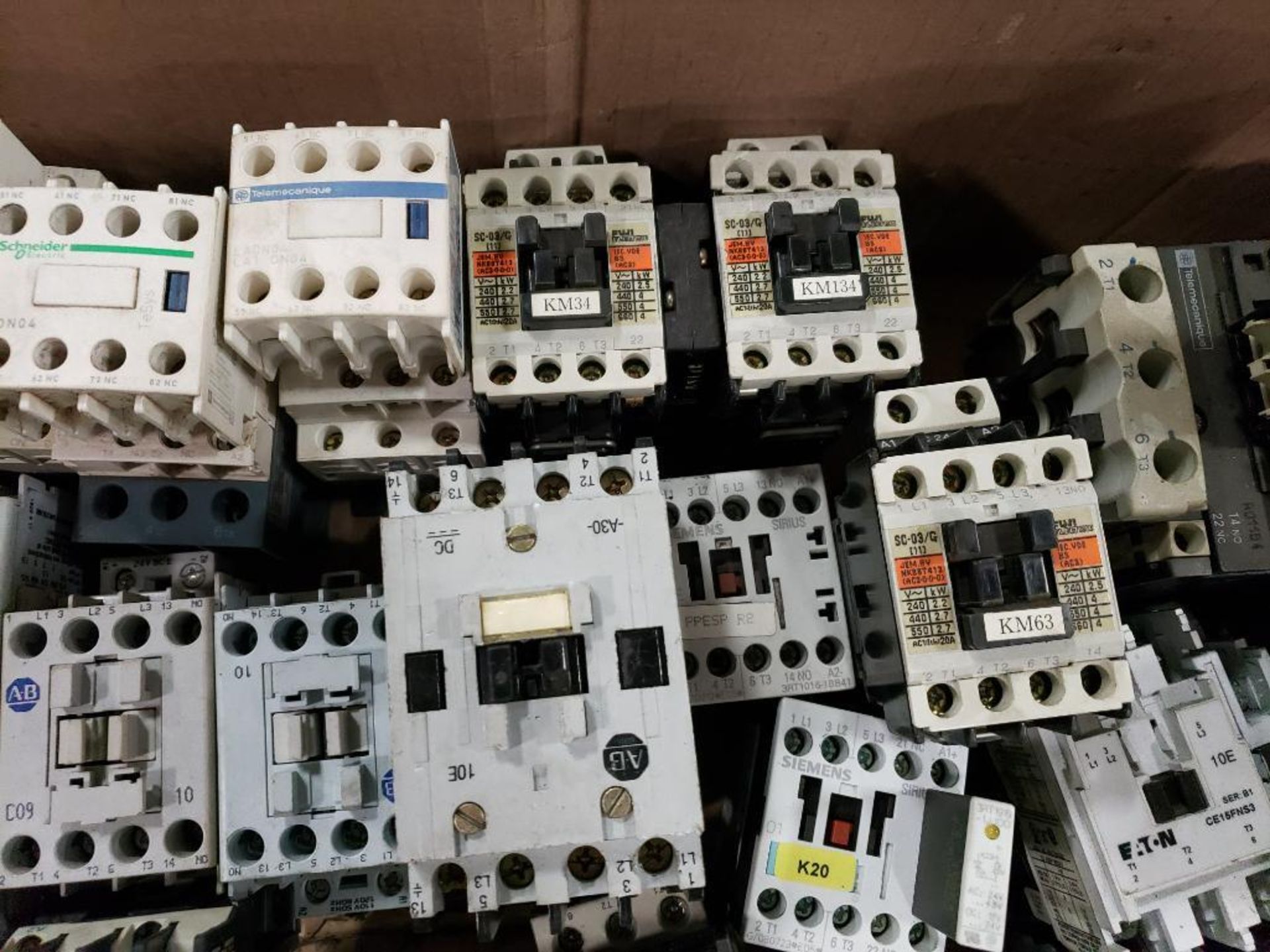 Large assortment of electrical. - Image 5 of 10