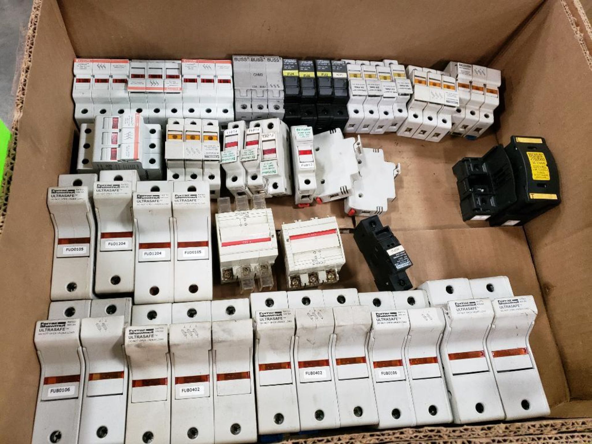 Large assortment of electrical. - Image 12 of 12