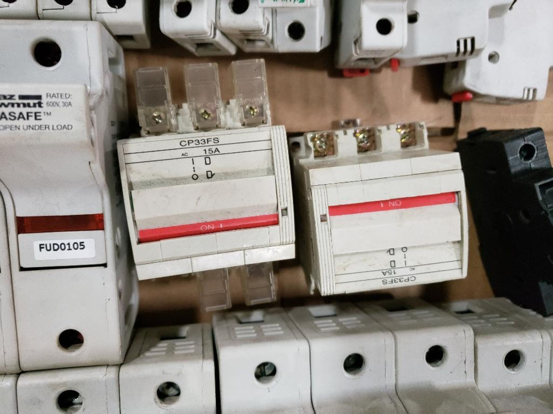 Large assortment of electrical. - Image 9 of 12