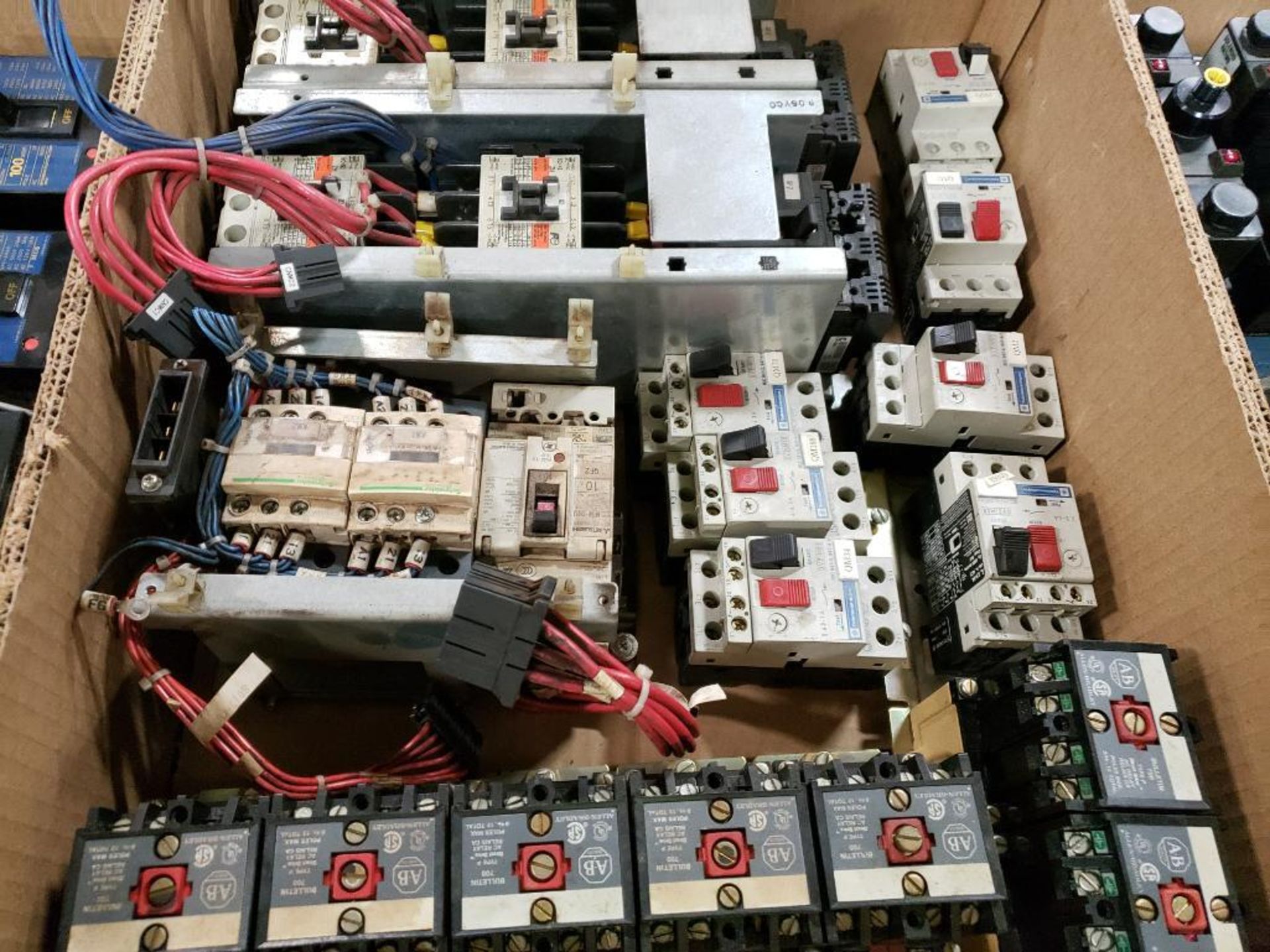 Large assortment of electrical. - Image 12 of 12