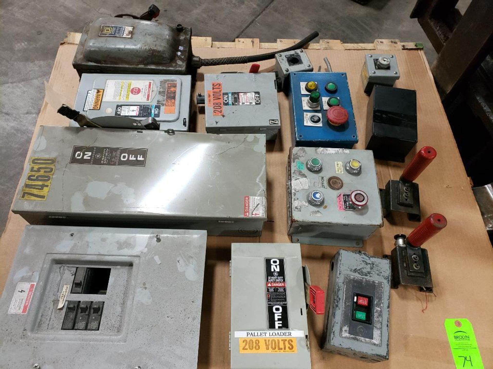 Pallet of assorted safety disconnects, breaker boxes, etc. - Image 2 of 18