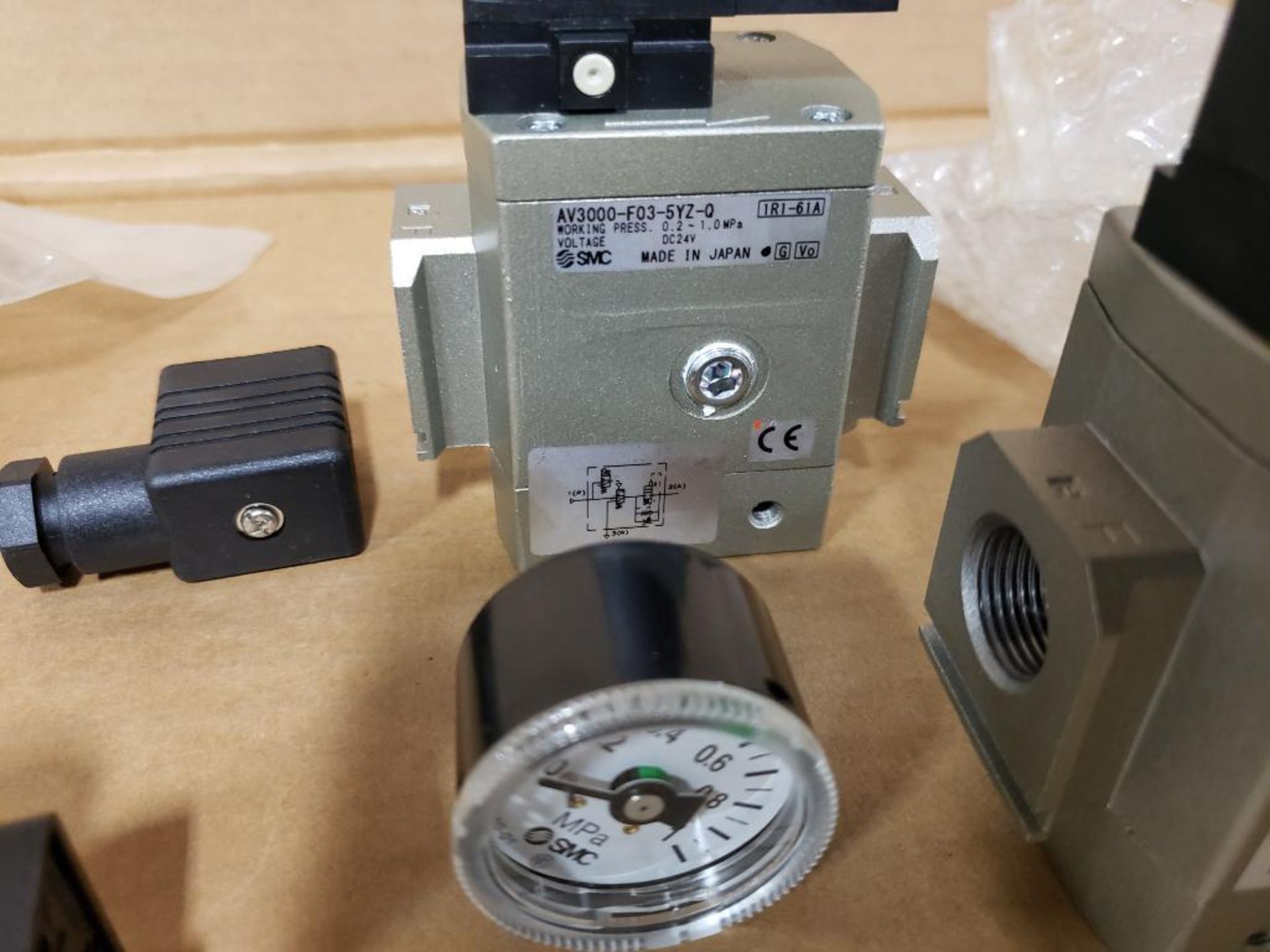 Assorted flow control valves, solenoids. Rexroth, SMC. - Image 6 of 8