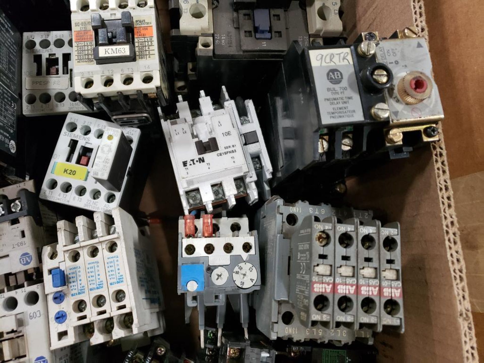 Large assortment of electrical. - Image 9 of 10