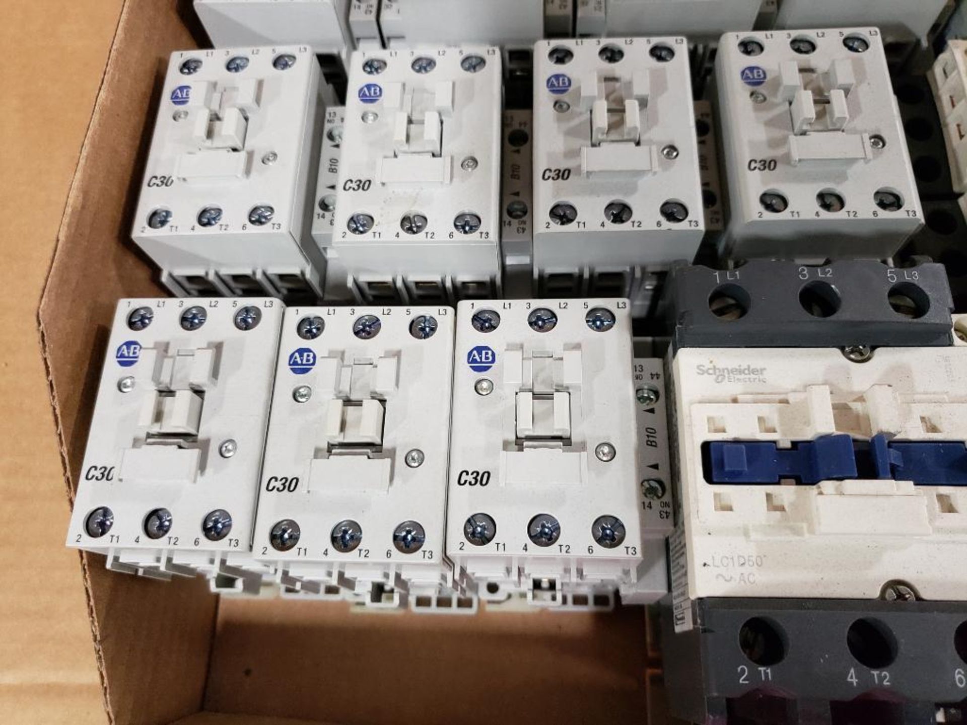 Assorted electrical contactor and relays. Allen Bradley, Schneider Electric. - Image 6 of 8