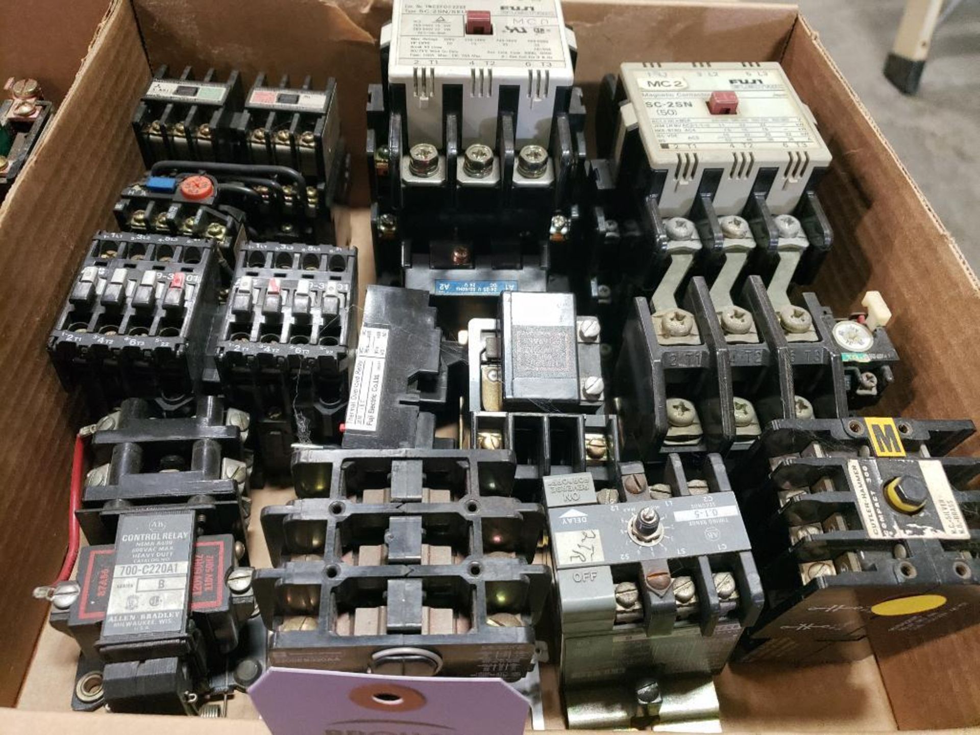 Assorted electrical relays, contactors. Fuji, Allen Bradley. - Image 2 of 13