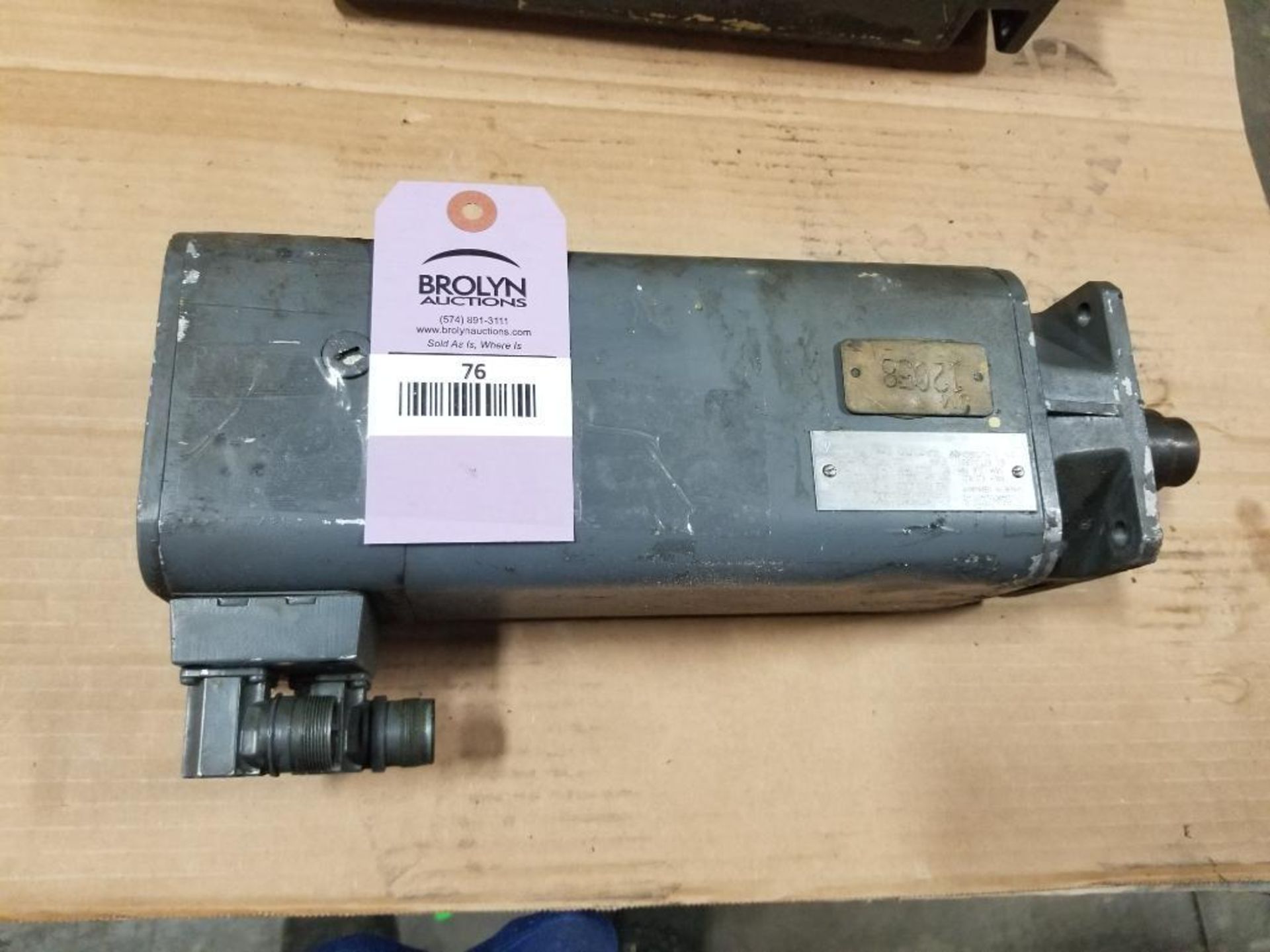 Siemens servo motor. Part number 1-FT5066-1AF71-4AA0.