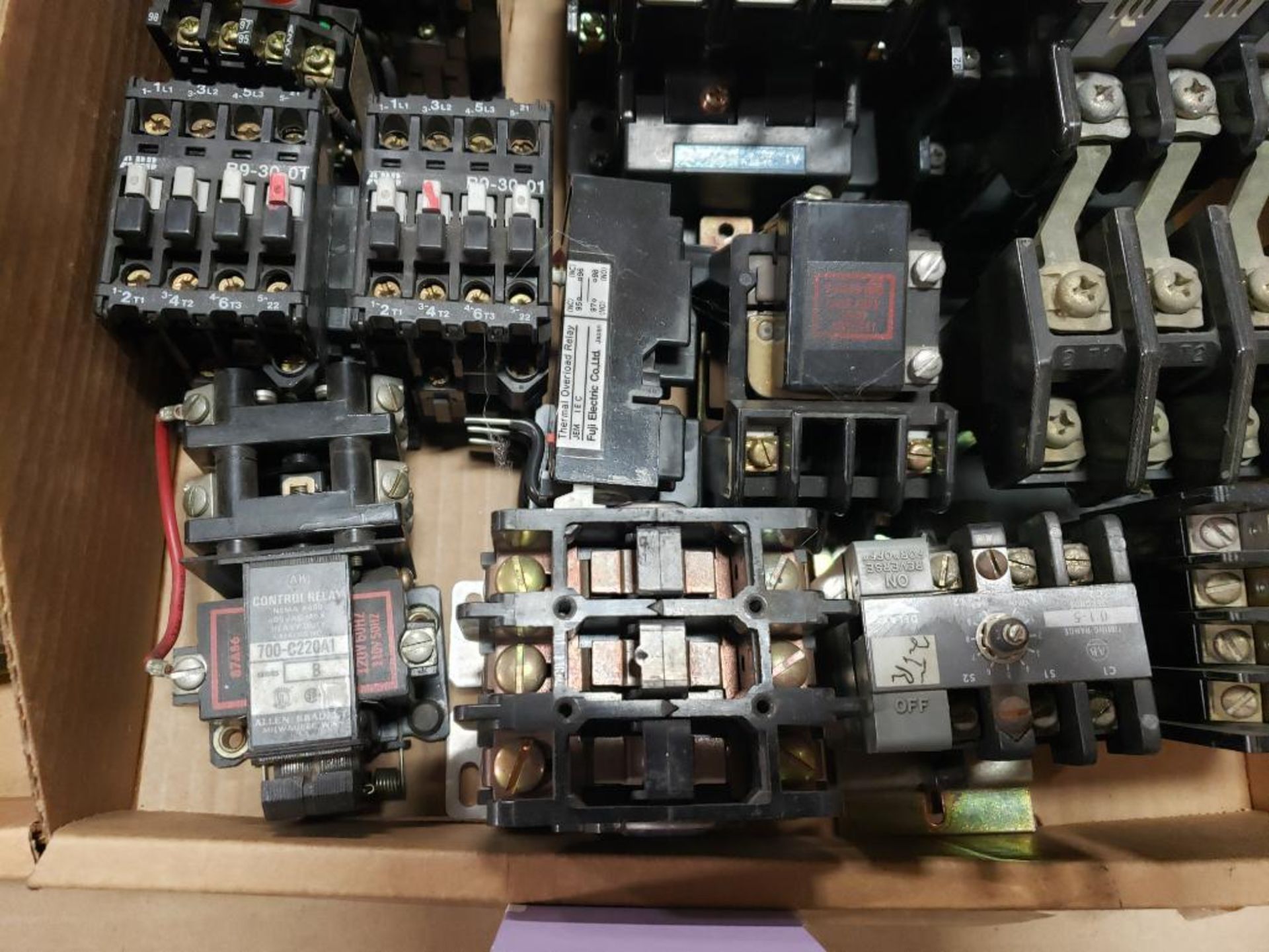 Assorted electrical relays, contactors. Fuji, Allen Bradley. - Image 7 of 13
