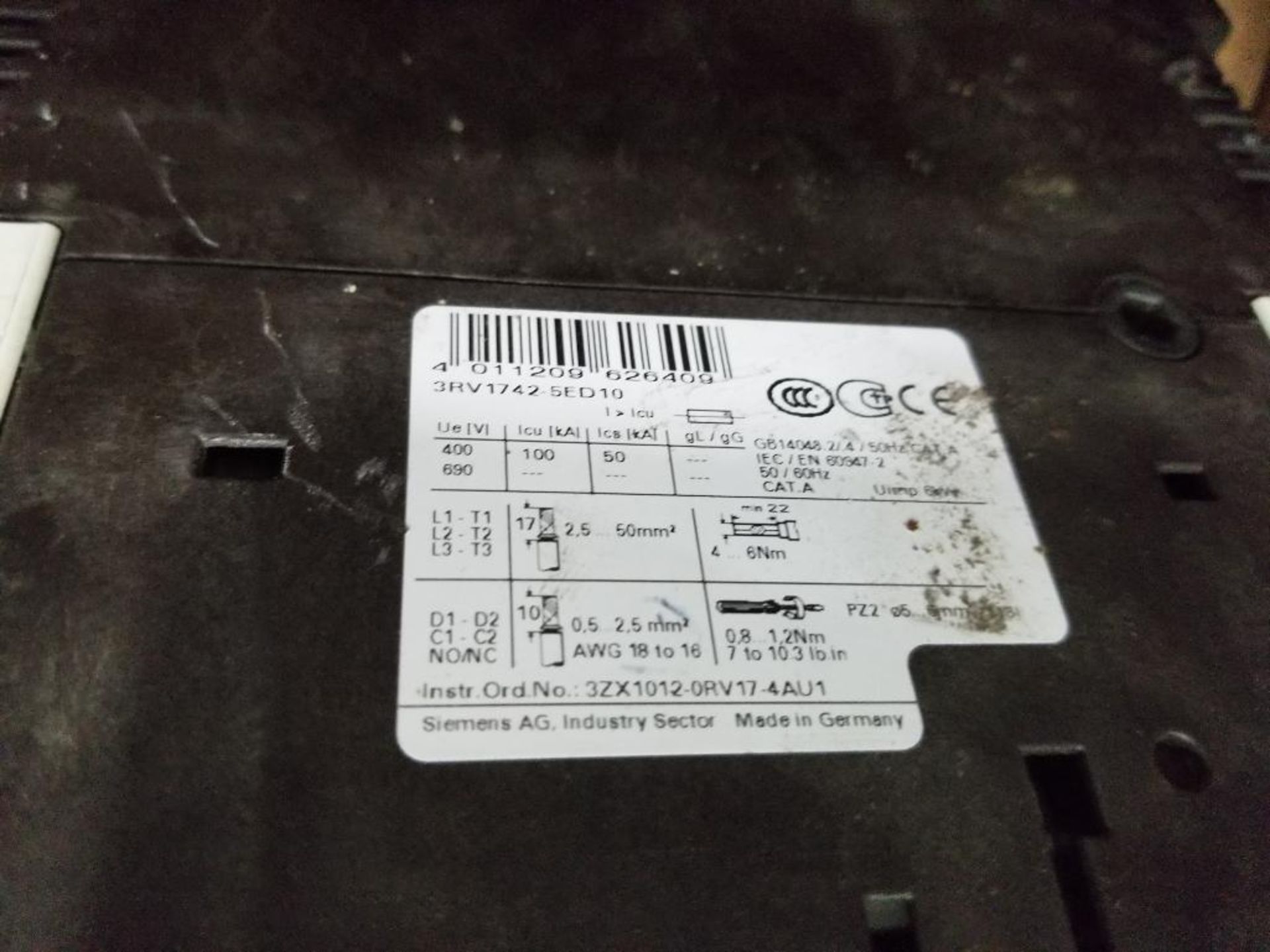 Qty 2 - Siemens 3RV1742-5ED10 circuit breaker. - Image 3 of 4