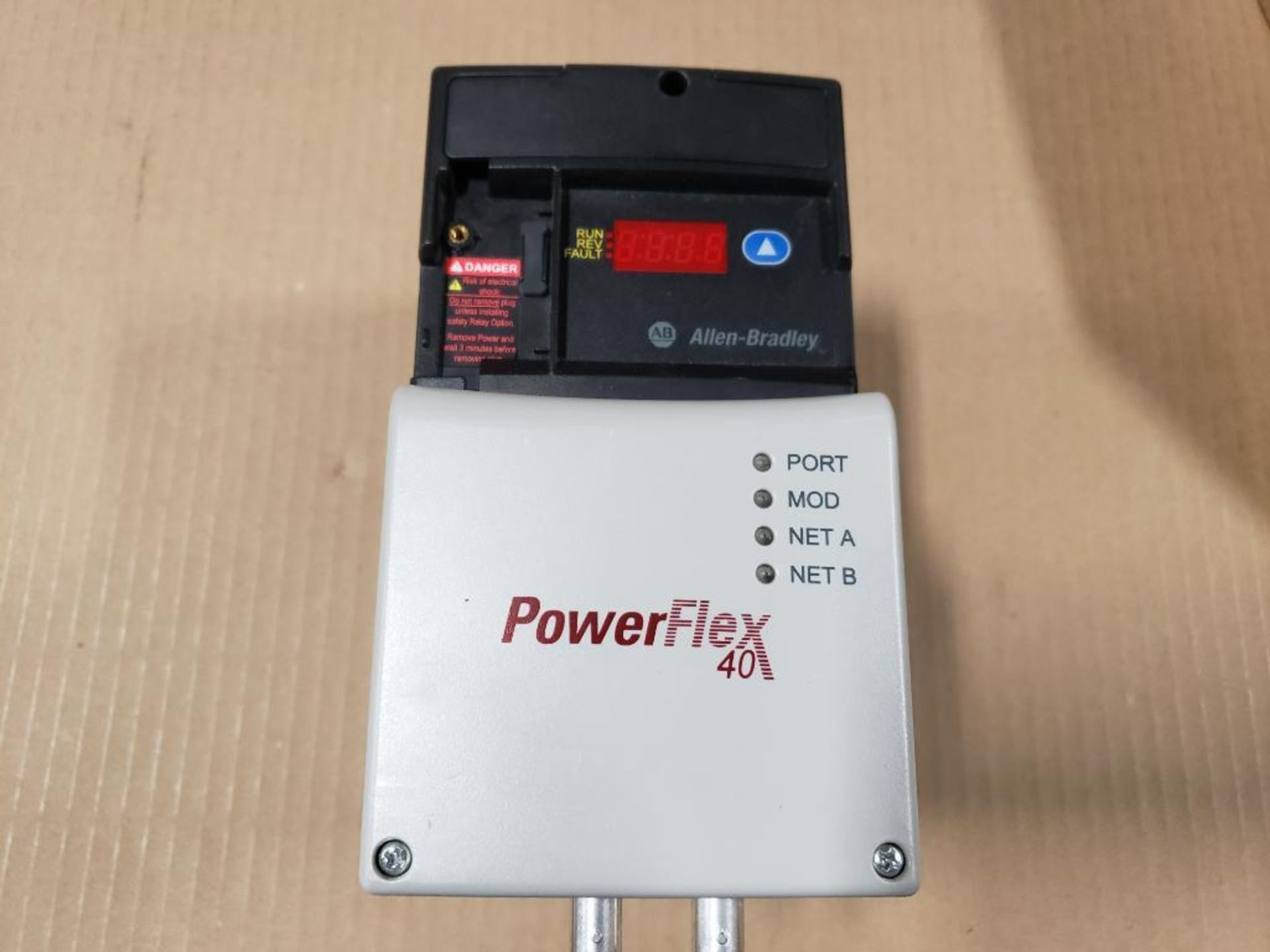 Allen Bradley Powerflex 40 drive. Catalog 22D-D4P0N104. Includes and comm modules. - Image 3 of 5