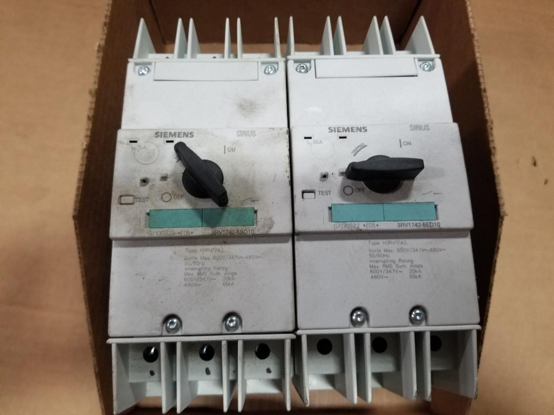 Qty 2 - Siemens 3RV1742-5ED10 circuit breaker.