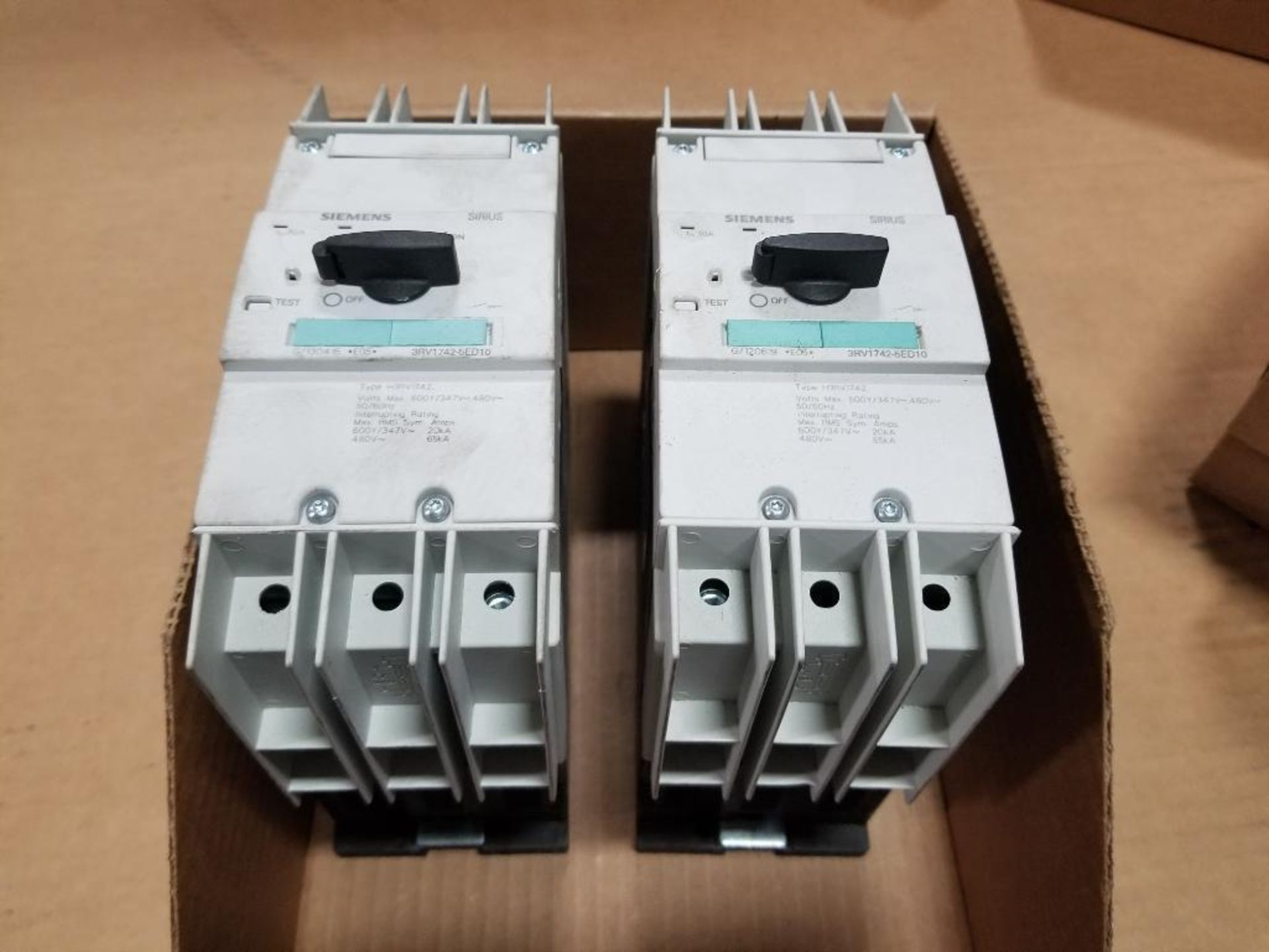 Qty 2 - Siemens 3RV1742-5ED10 circuit breaker.