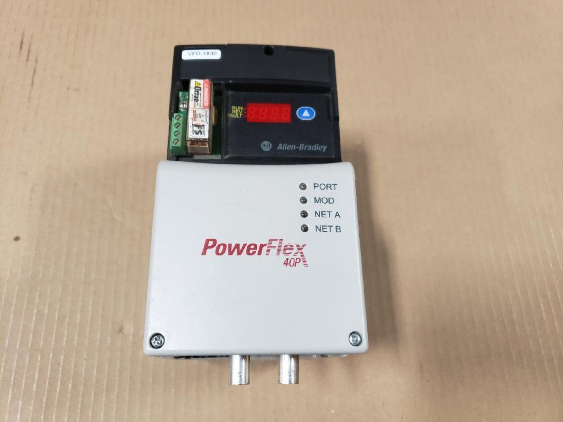 Allen Bradley Powerflex 40P drive. Catalog 22D-D2P3N104. Inc drive guard and comm module. - Image 2 of 6