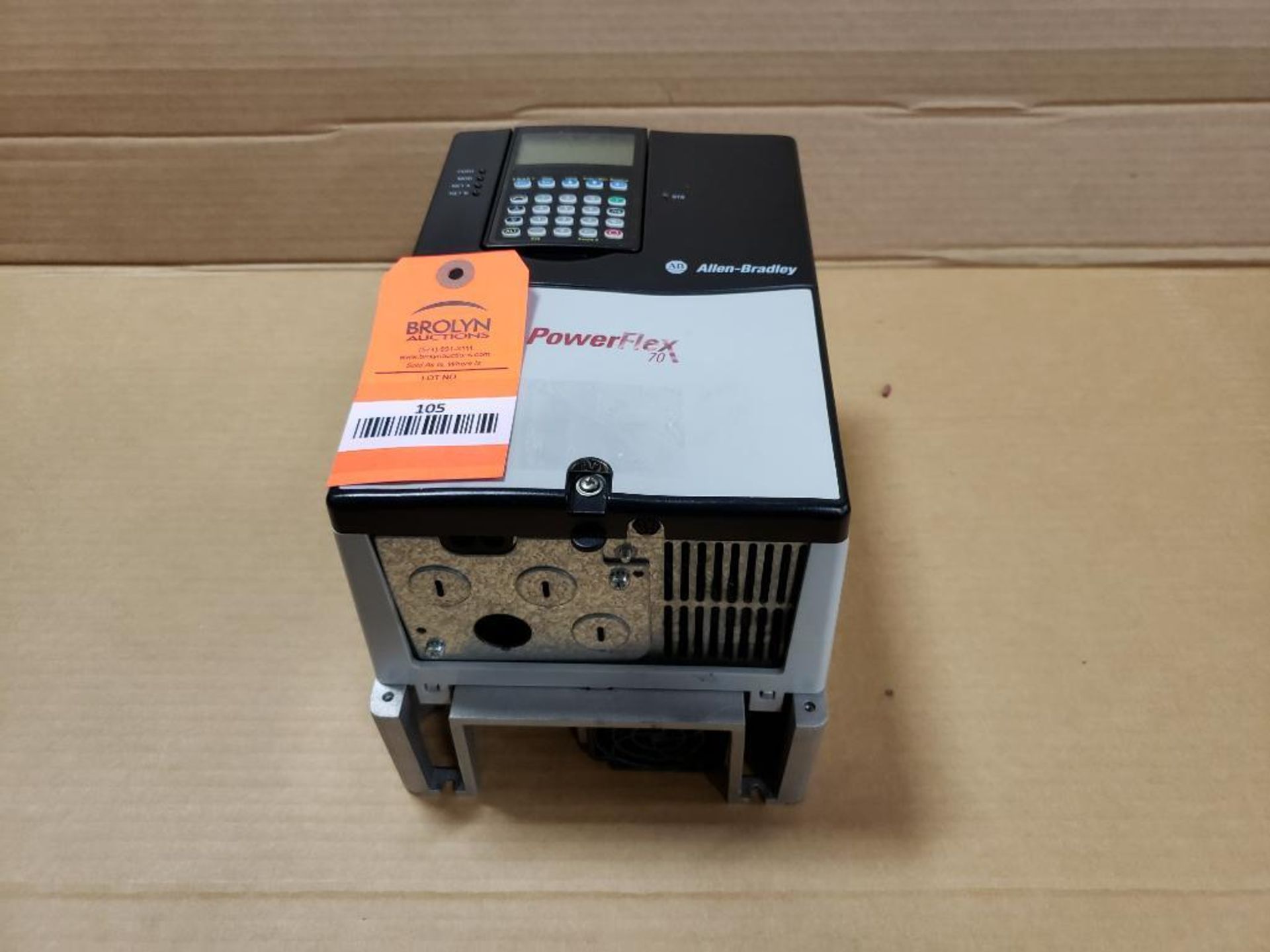 7.5HP Allen Bradley Power Flex 70 adjustable frequency AC drive. 20A-E-9P0A0AYNNNC0.