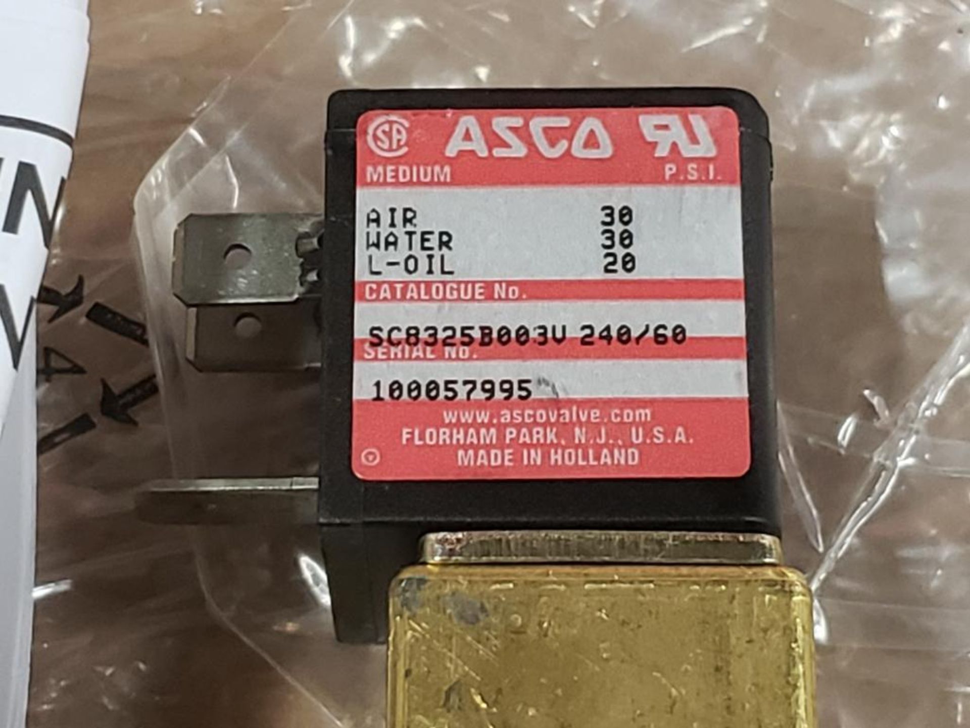 Qty 30 - ASCO SC8325B003V 240/60 solenoid valve. 30psi air/ 30psi water / 20 l-oil. New in package. - Image 3 of 3