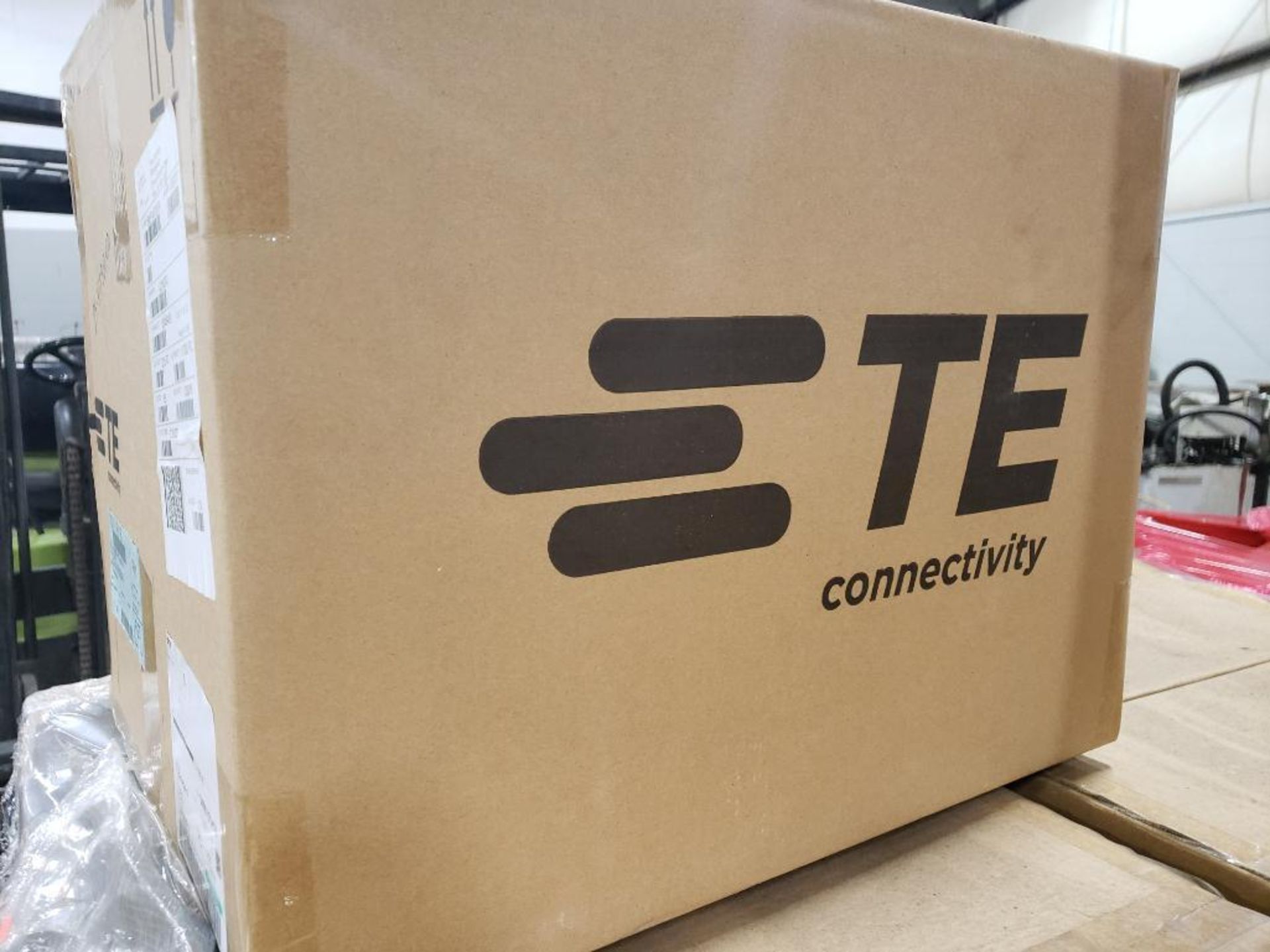 Qty 9000 - TE Connectivity part number 2213629-2. (4 bulk boxes of 9 reels) - Image 11 of 14