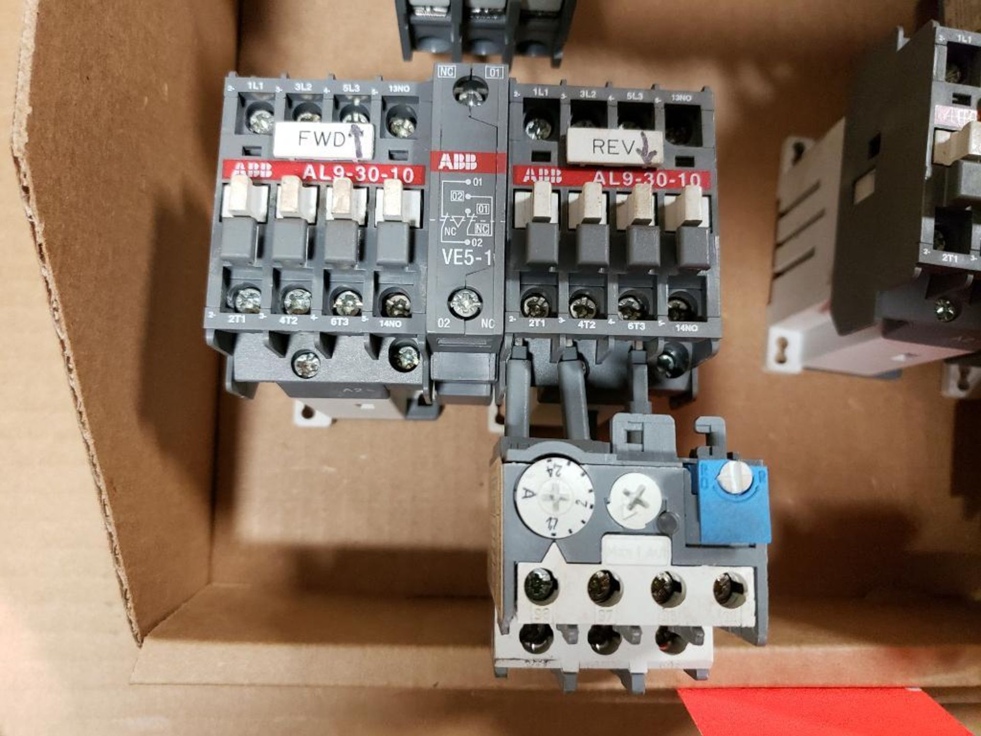 Qty 4 - ABB AL9 contactor and relay assembly. - Image 3 of 7
