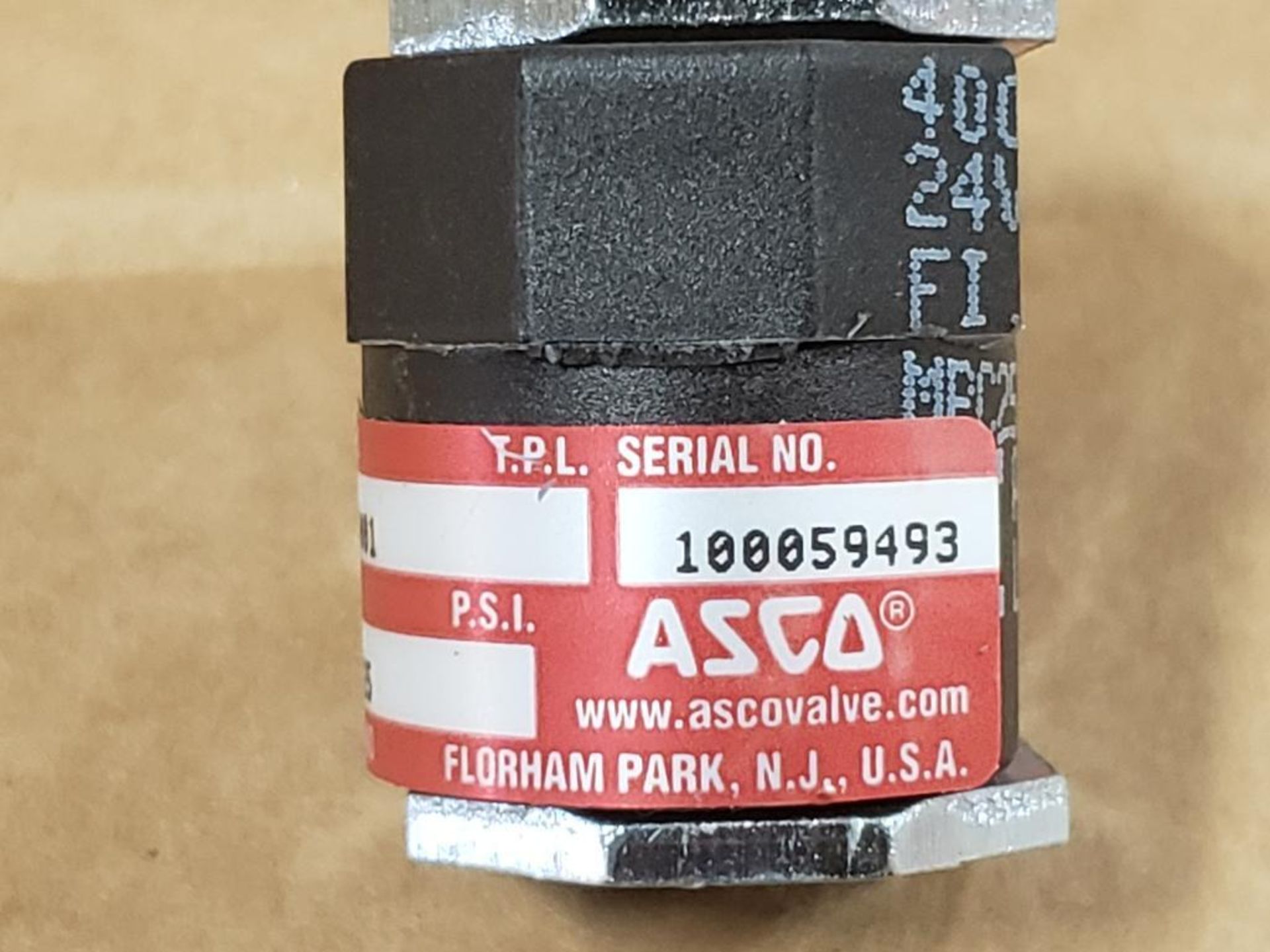 Qty 24 - ASCO USF8257A001 0-125psi air solenoid valve. 400135-642 24VDC 22W Coil. New no package. - Image 4 of 5