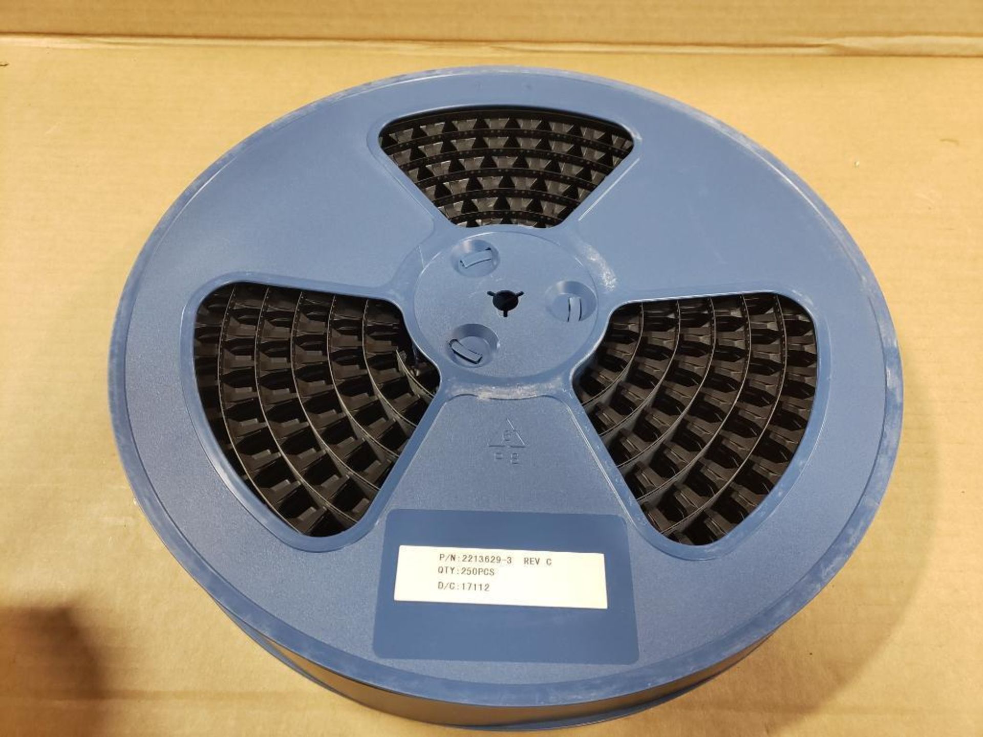 Qty 9000 - TE Connectivity part number 2213629-3. (4 bulk boxes of 9 reels) - Image 2 of 14