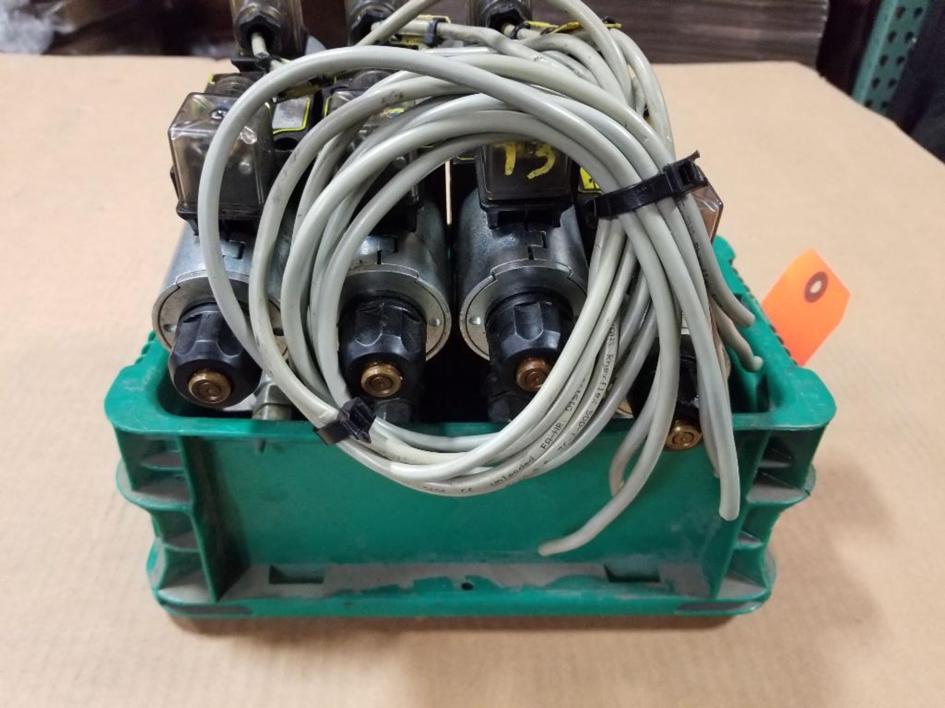 Parker valve assembly. - Image 2 of 6