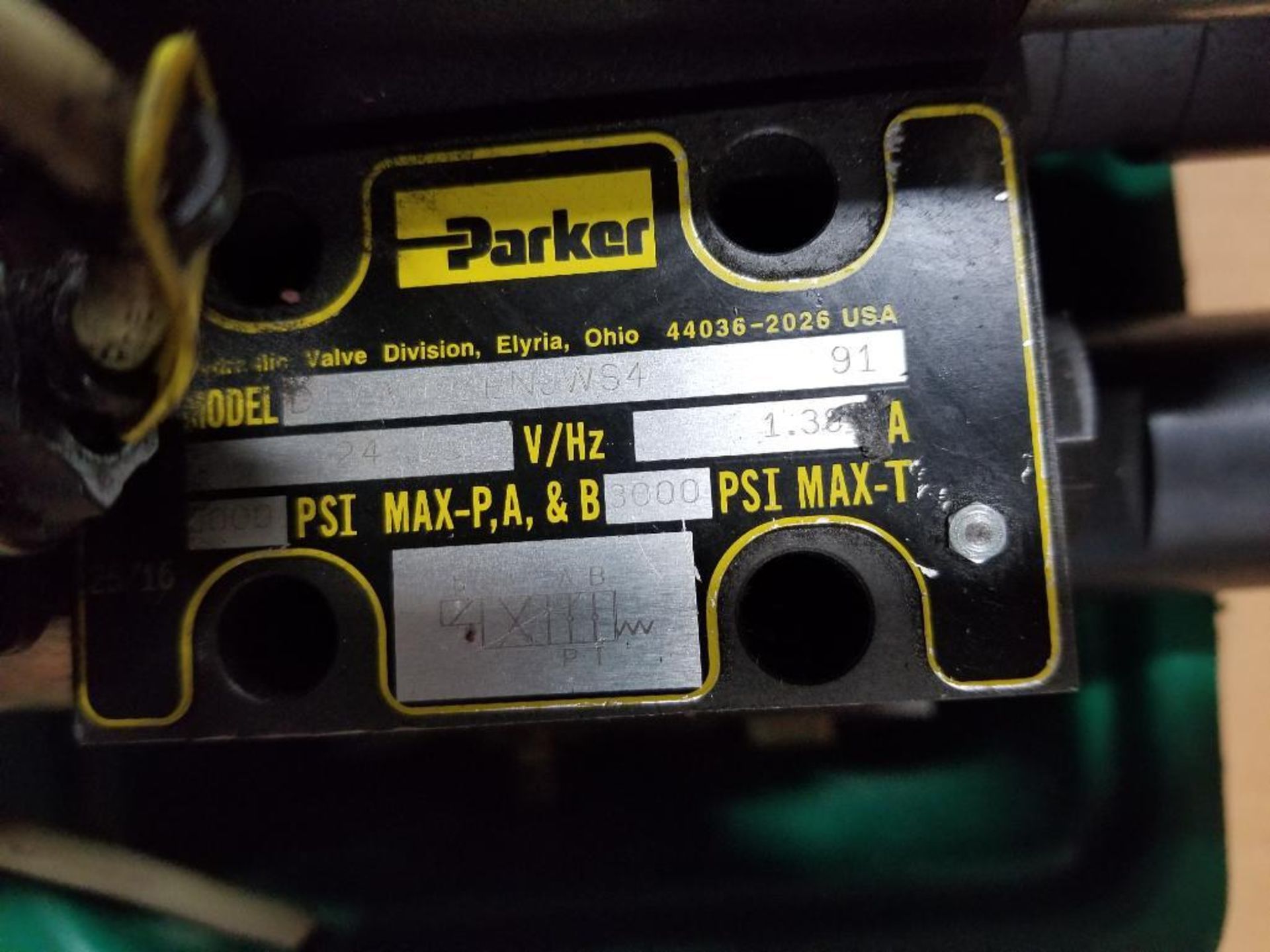 Parker valve assembly. - Image 3 of 6