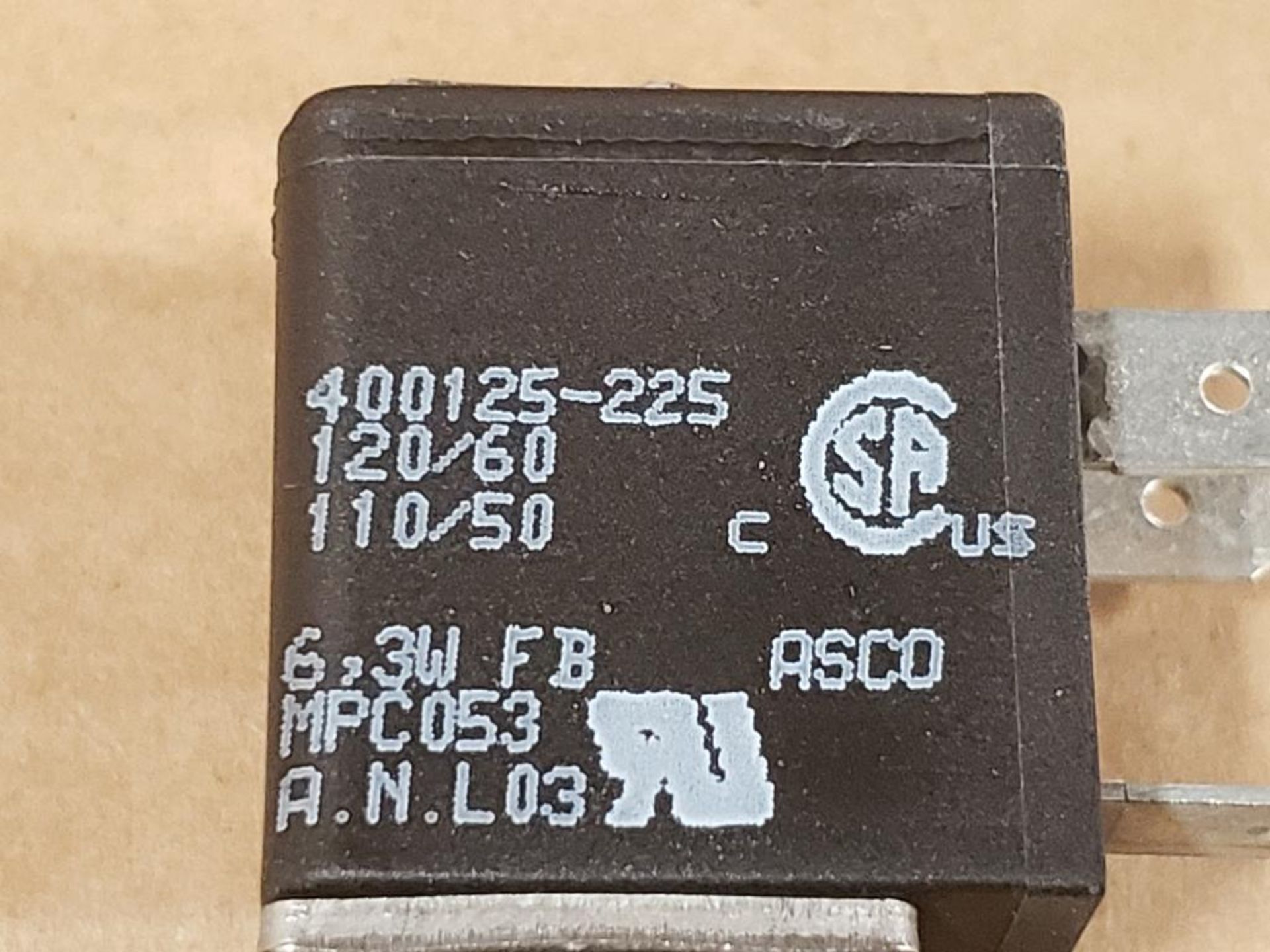 Qty 21 - ASCO SC8325B032V 120/60 solenoid valve. 55psi air/ 55 water / 55 l-oil. New in package. - Image 4 of 4