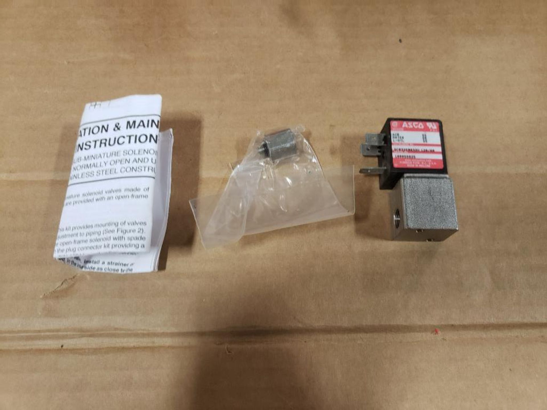 Qty 21 - ASCO SC8325B032V 120/60 solenoid valve. 55psi air/ 55 water / 55 l-oil. New in package. - Image 2 of 4