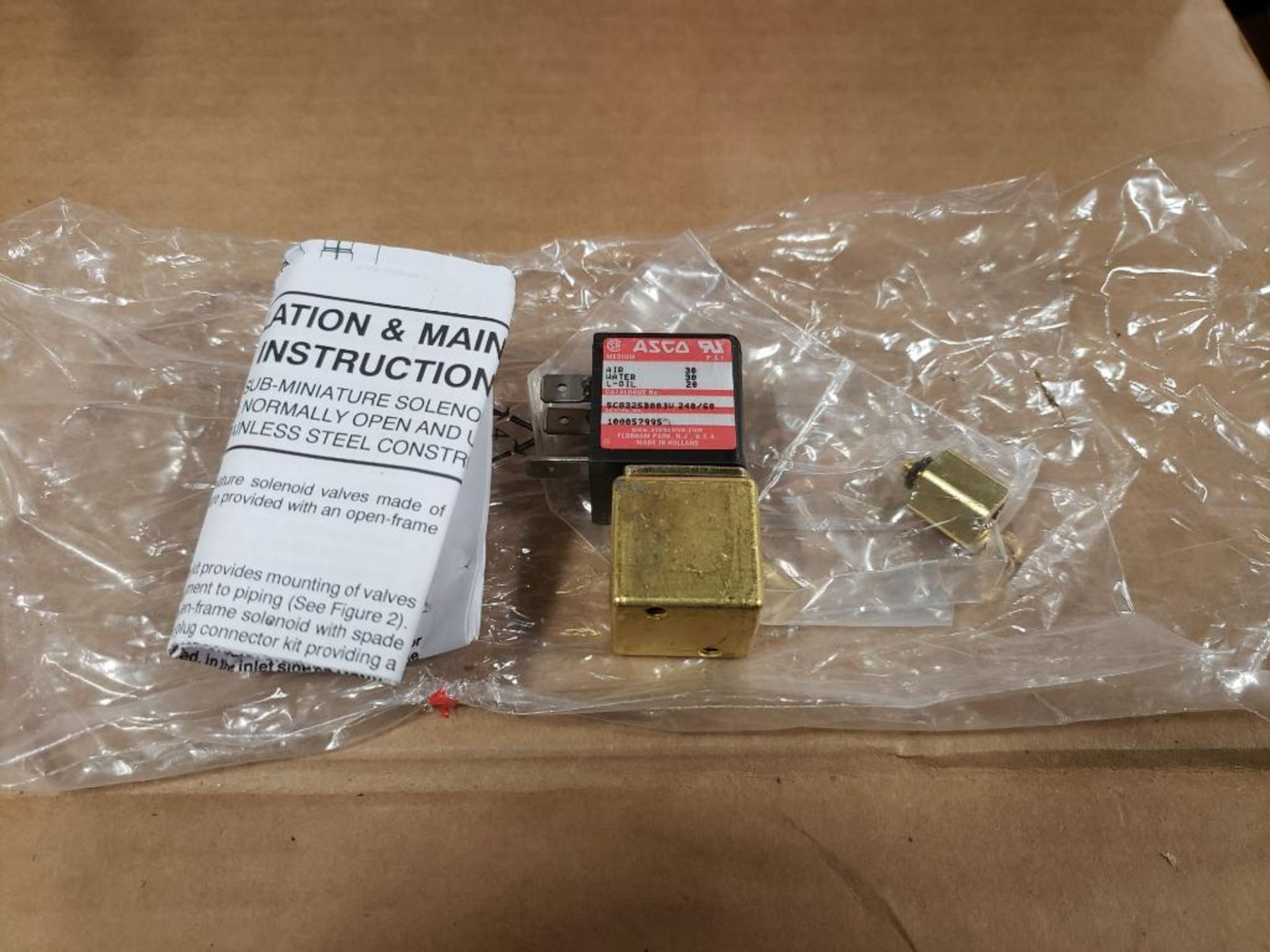Qty 30 - ASCO SC8325B003V 240/60 solenoid valve. 30psi air/ 30psi water / 20 l-oil. New in package. - Image 2 of 3