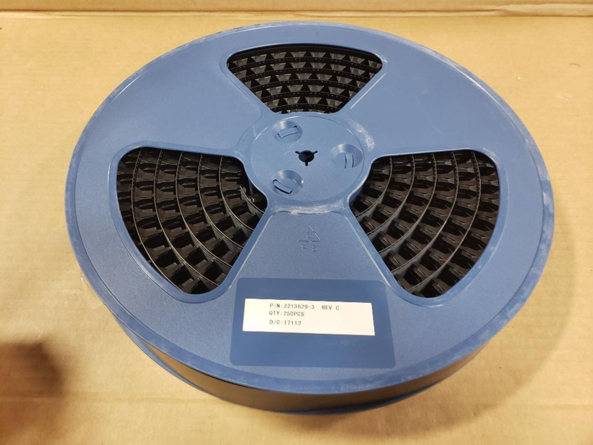 Qty 9000 - TE Connectivity part number 2213629-3. (4 bulk boxes of 9 reels) - Image 2 of 12